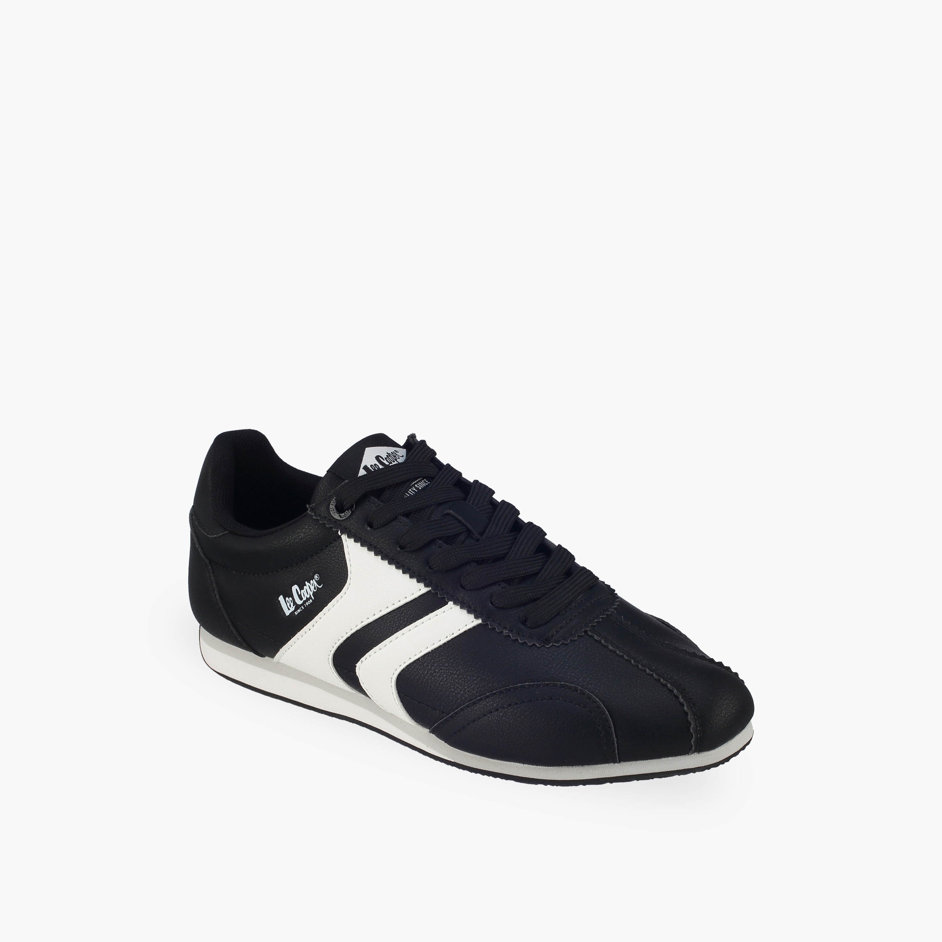 حذاء سنيكرز بطول الكاحل ورباط إغلاق للنساء من لي كوبر-women-shoes-sneakers-image-2