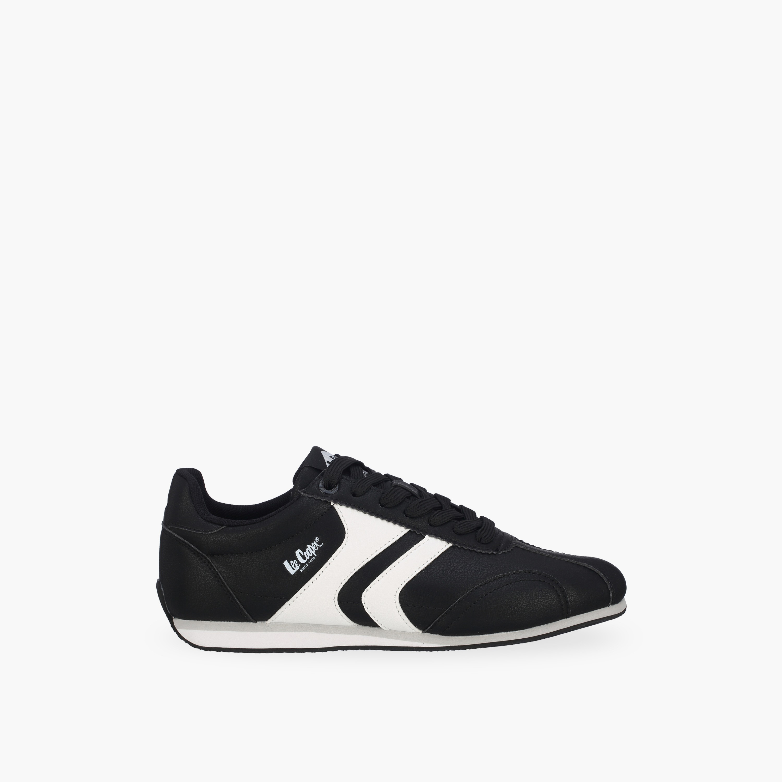 حذاء سنيكرز بطول الكاحل ورباط إغلاق للنساء من لي كوبر-women-shoes-sneakers-image-3