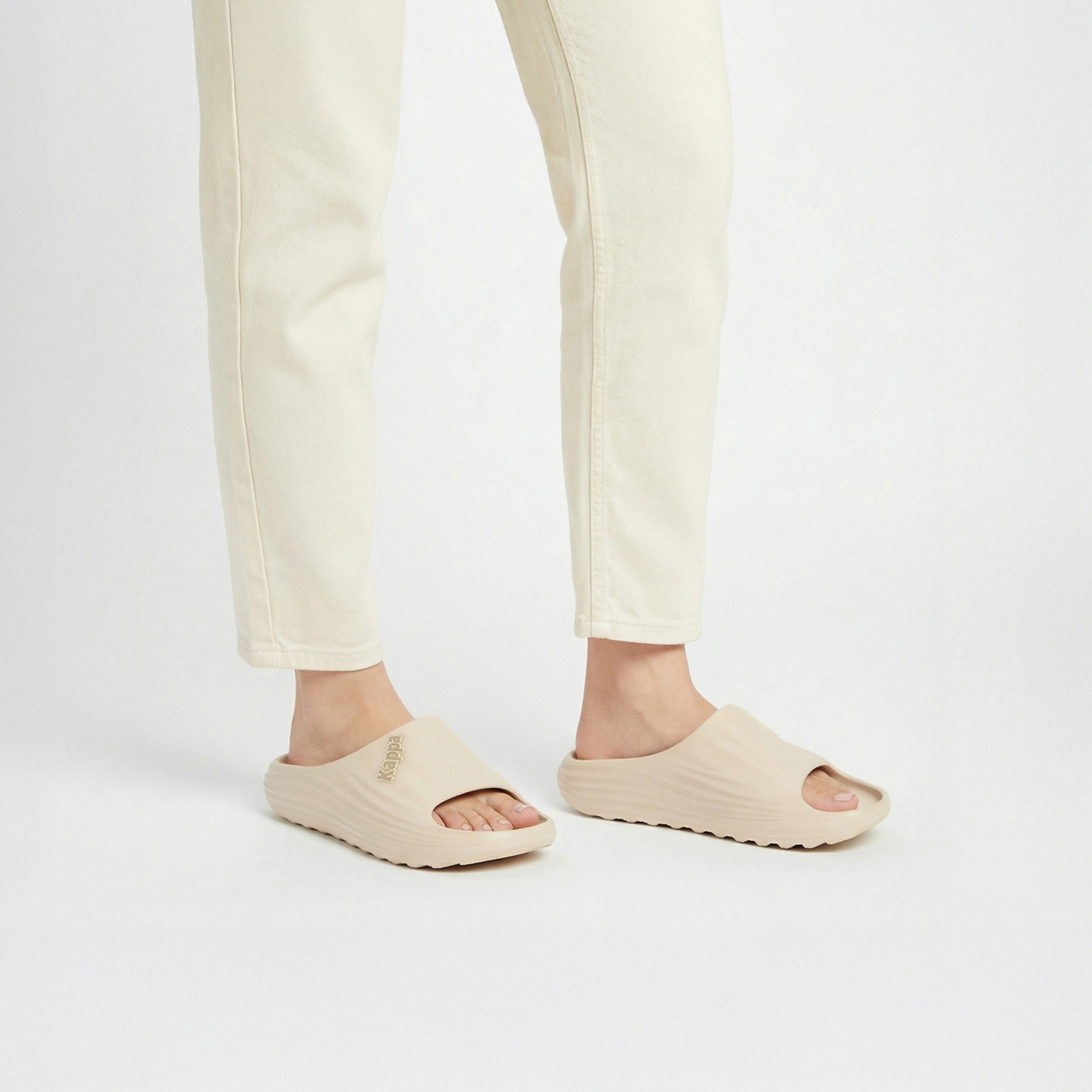 شبشب بنقوش شعار للنساء من كابا-women-shoes-flipflopsandslides-image-2