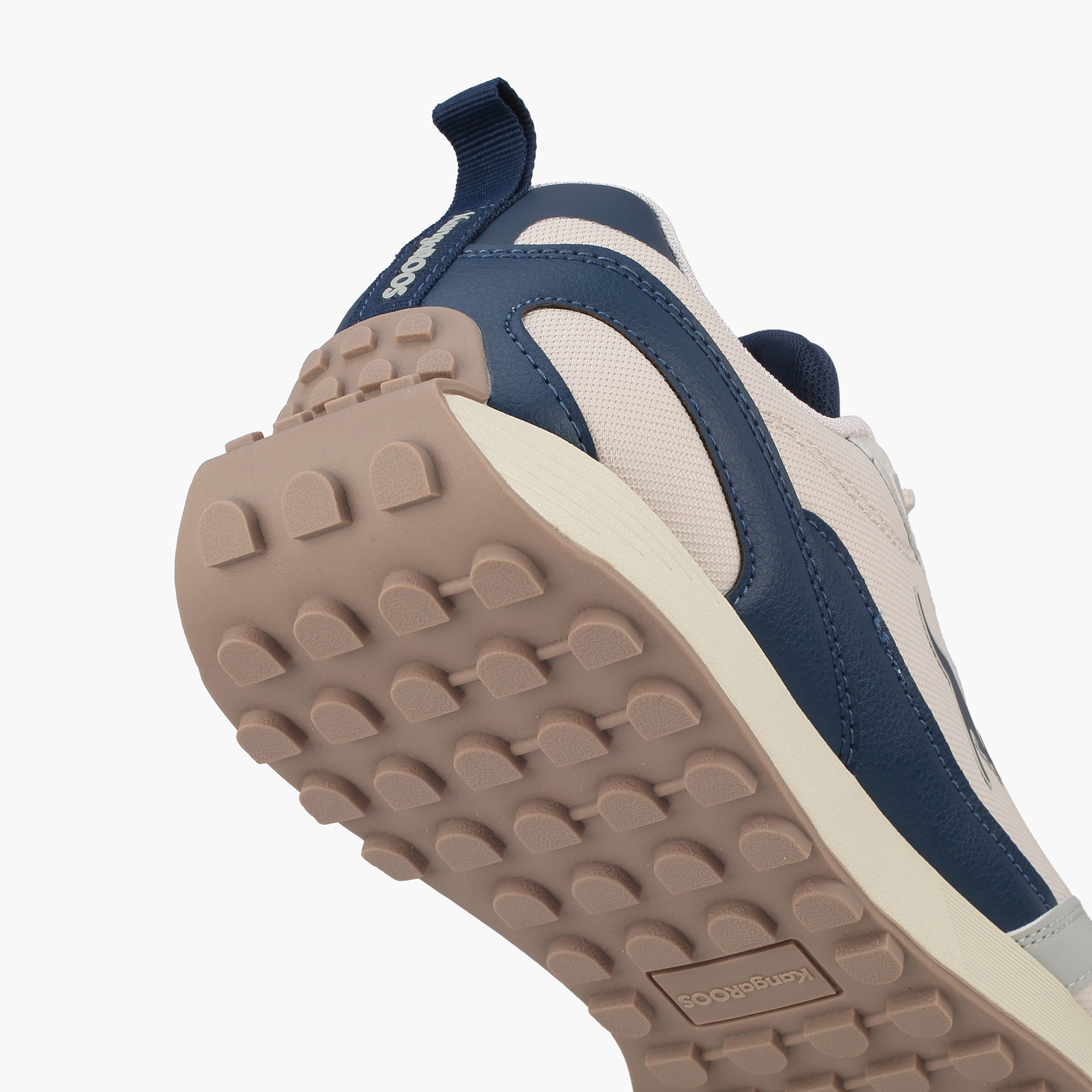 حذاء رياضي برباط للرجال من كانجارووز-men-shoes-sneakers-image-5