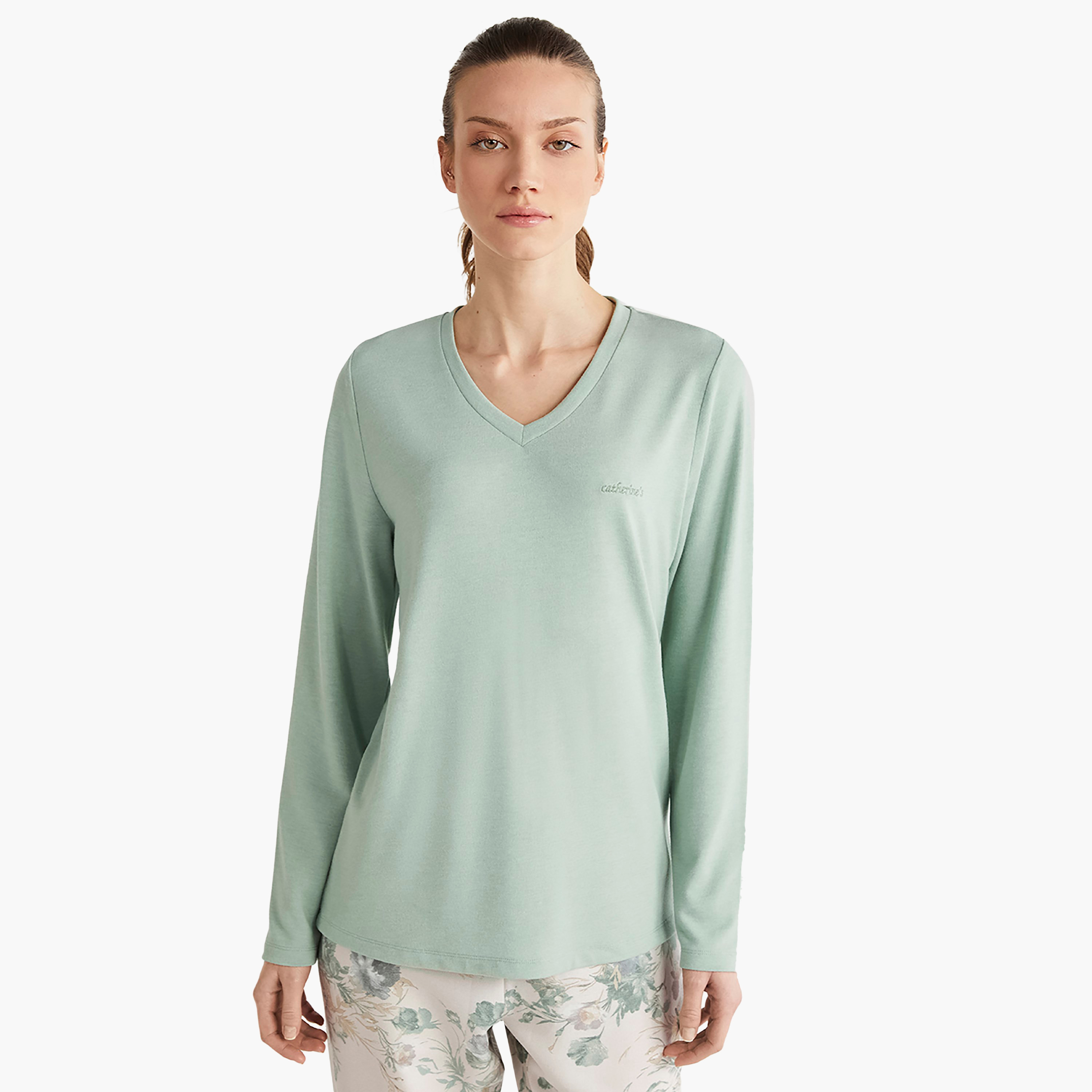 طقم بيجامة مع تي شيرت بفتحة رقبة V وقميص بيجامة نسائي من كاثرينز-women-clothing-nightwear-pyjamas-longsets-image-3
