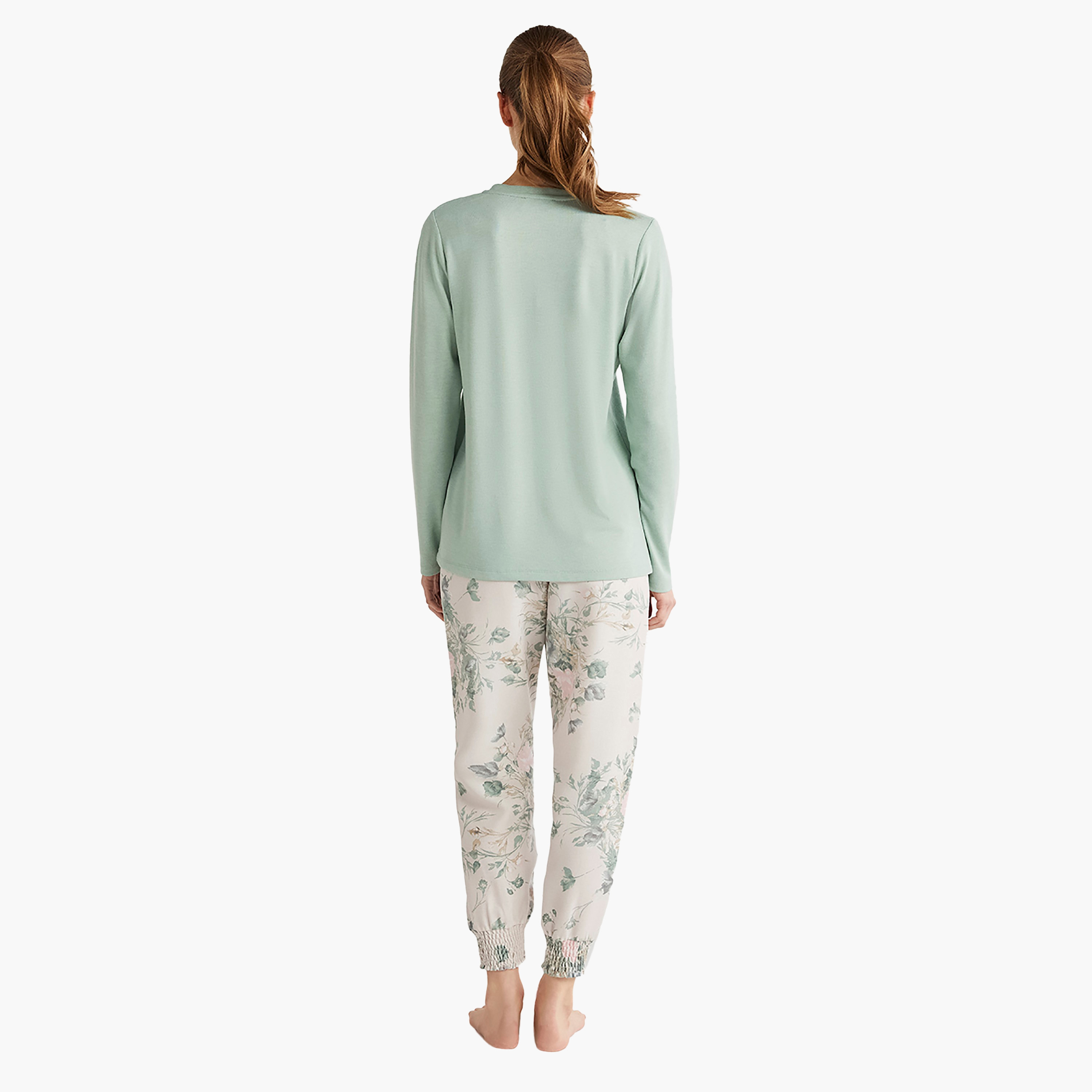 طقم بيجامة مع تي شيرت بفتحة رقبة V وقميص بيجامة نسائي من كاثرينز-women-clothing-nightwear-pyjamas-longsets-image-4