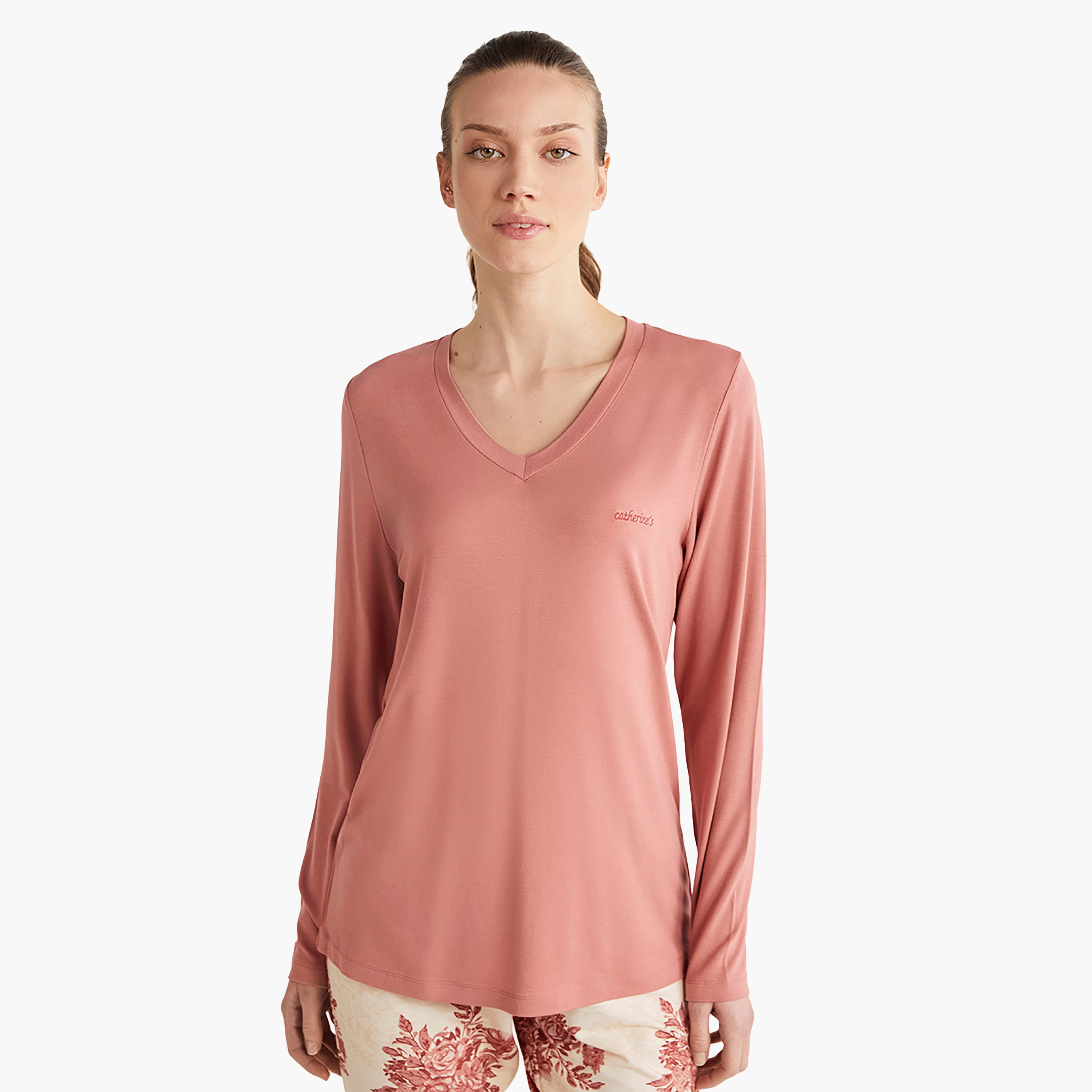 طقم بيجامة مع تي شيرت بفتحة رقبة V وقميص بيجامة نسائي من كاثرينز-women-clothing-nightwear-pyjamas-longsets-image-3