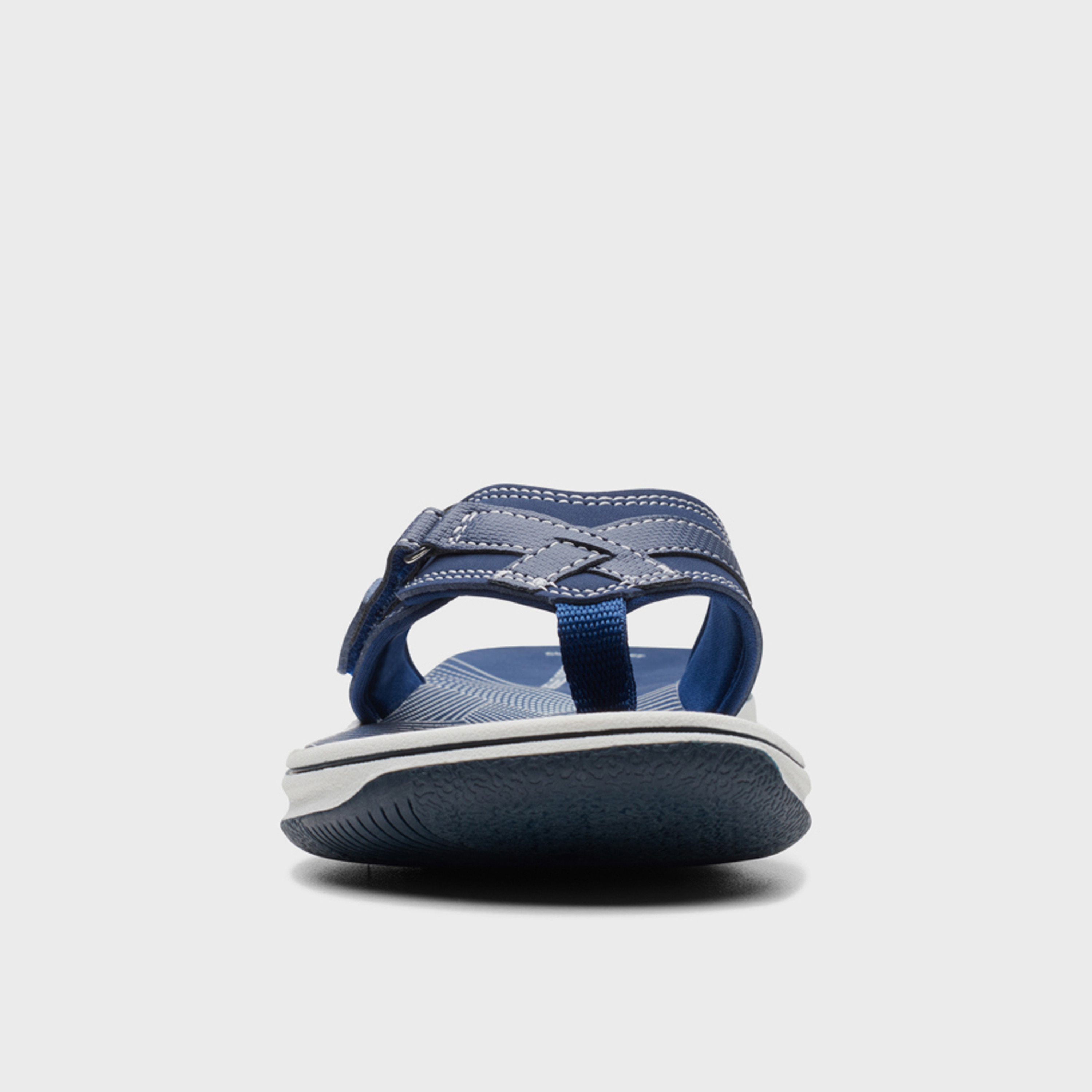 صنادل برينكلي سي سهلة الارتداء من كلاركس للنساء | 26129295-women-shoes-flipflopsandslides-image-3