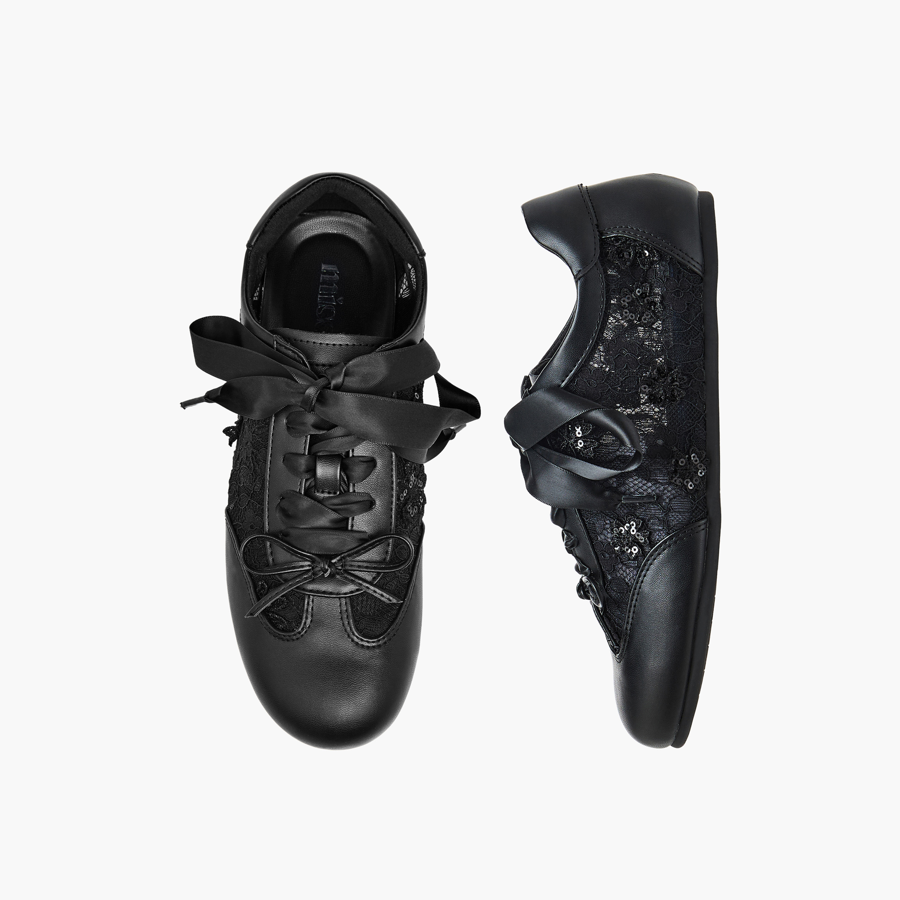 حذاء سنيكرز برباط إغلاق للنساء من ميسي-women-shoes-sneakers-image-1