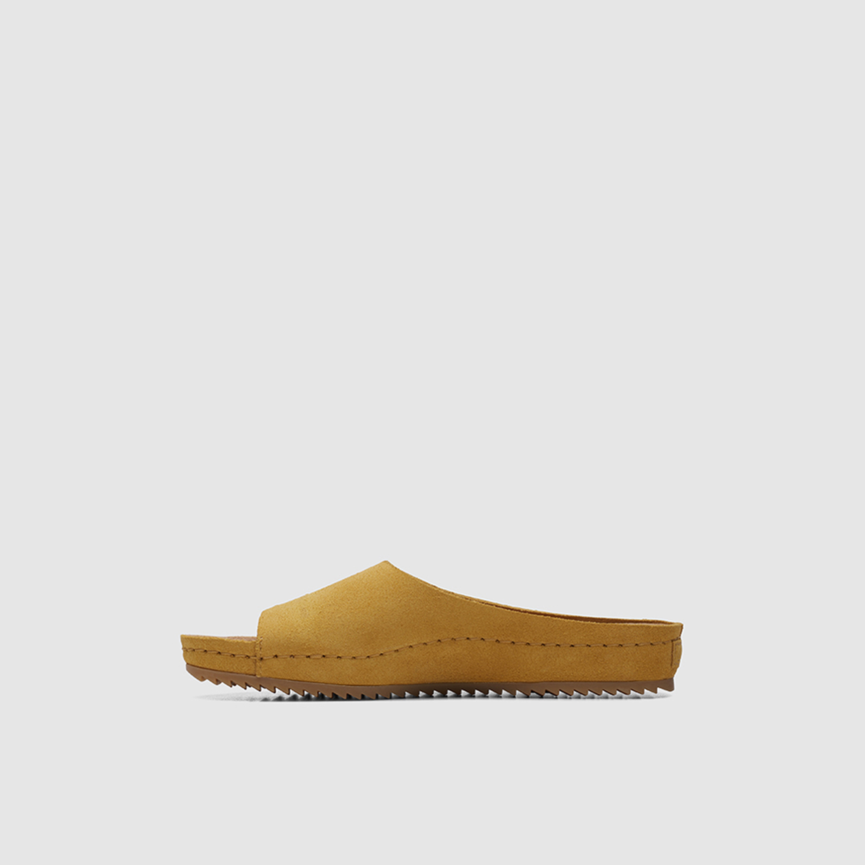 كلاركس - صندل بروكلي فلو للنساء سهل الارتداء | 26170417-women-shoes-sandals-flats-image-2