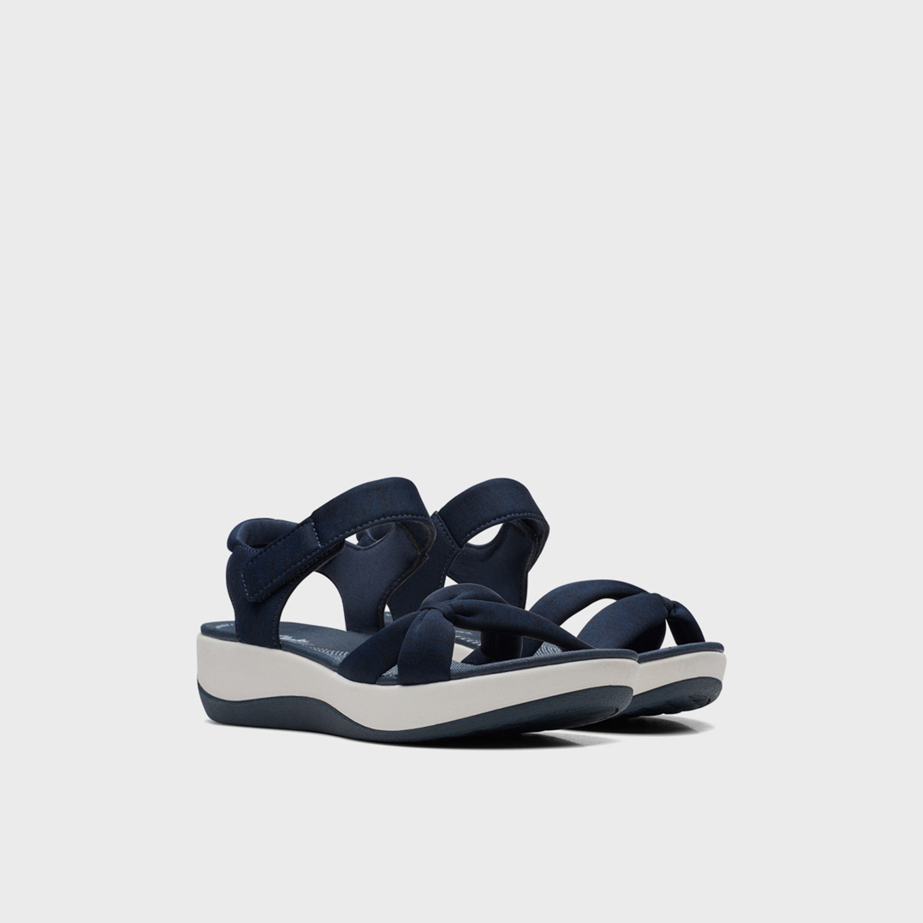 صنادل كلاركس النسائية ذات الأربطة المسطحة أرلا شور | 26171742-women-shoes-sandals-flats-image-1