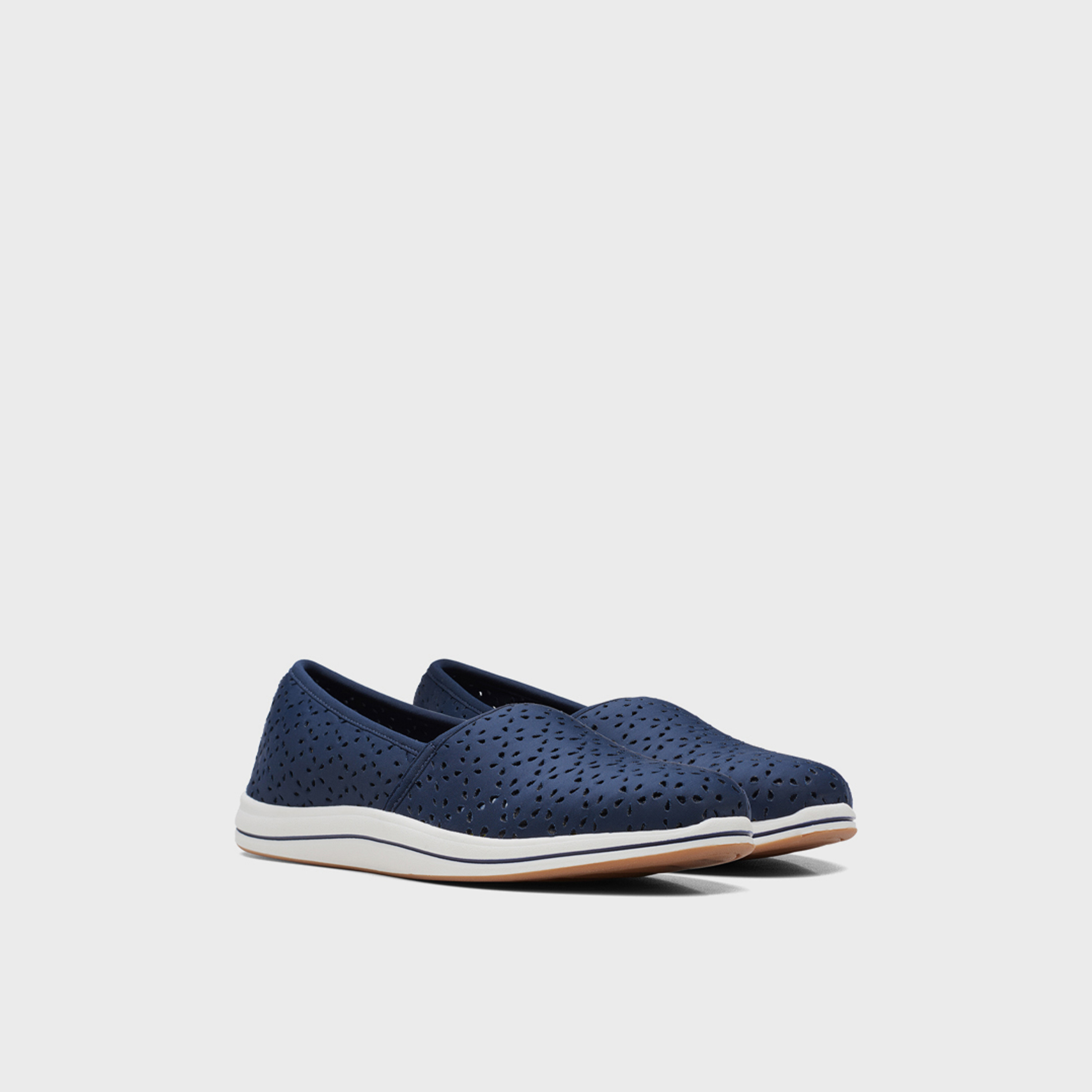 أحذية كلاركس النسائية سهلة الارتداء برينكلي إميلي المسطحة | 26172506-women-shoes-loafersandmoccasins-image-1