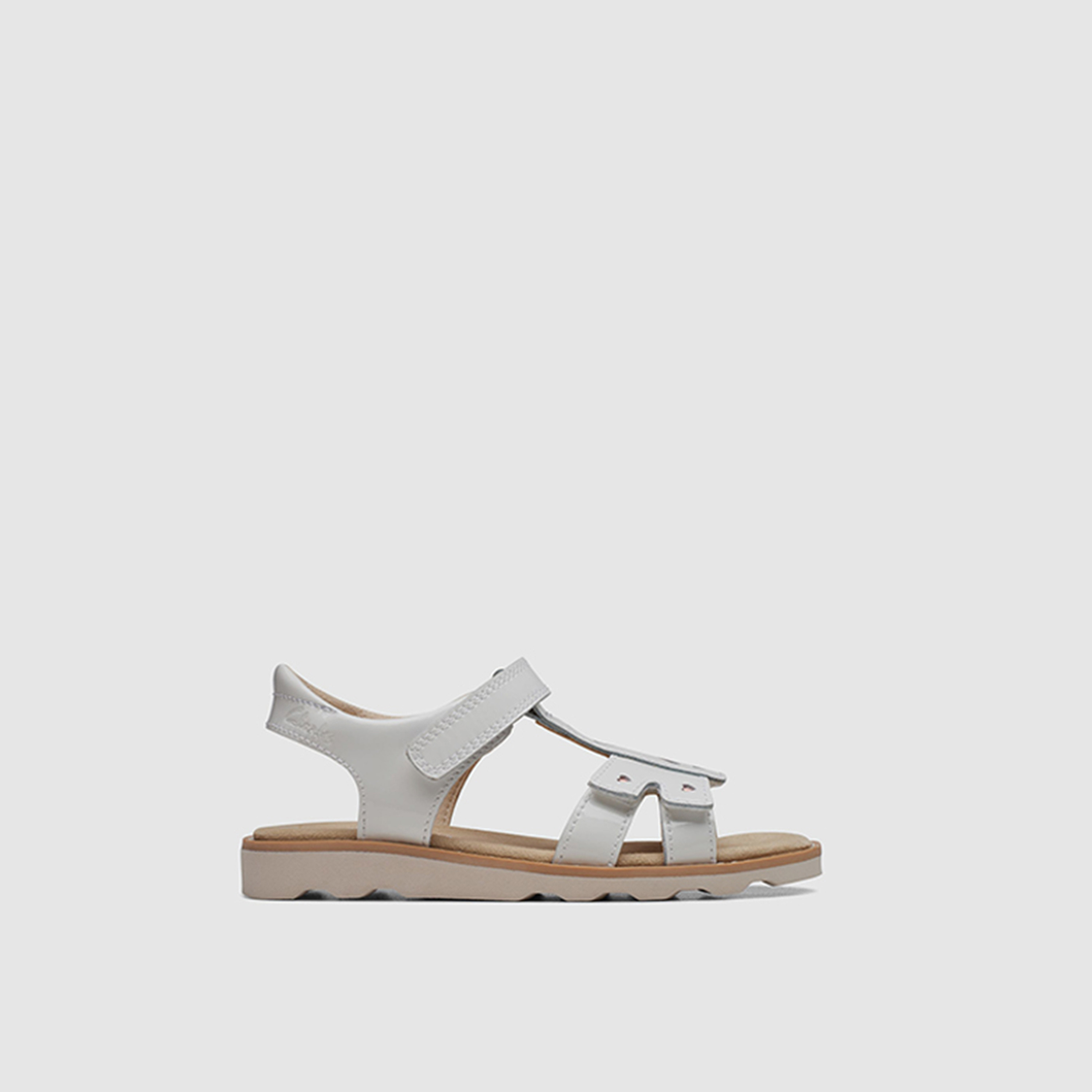 كلاركس -  صندل بناتي بإغلاق لاصق  كراون بيت مسطح | 26172638-girls-shoes-sandals-image-2