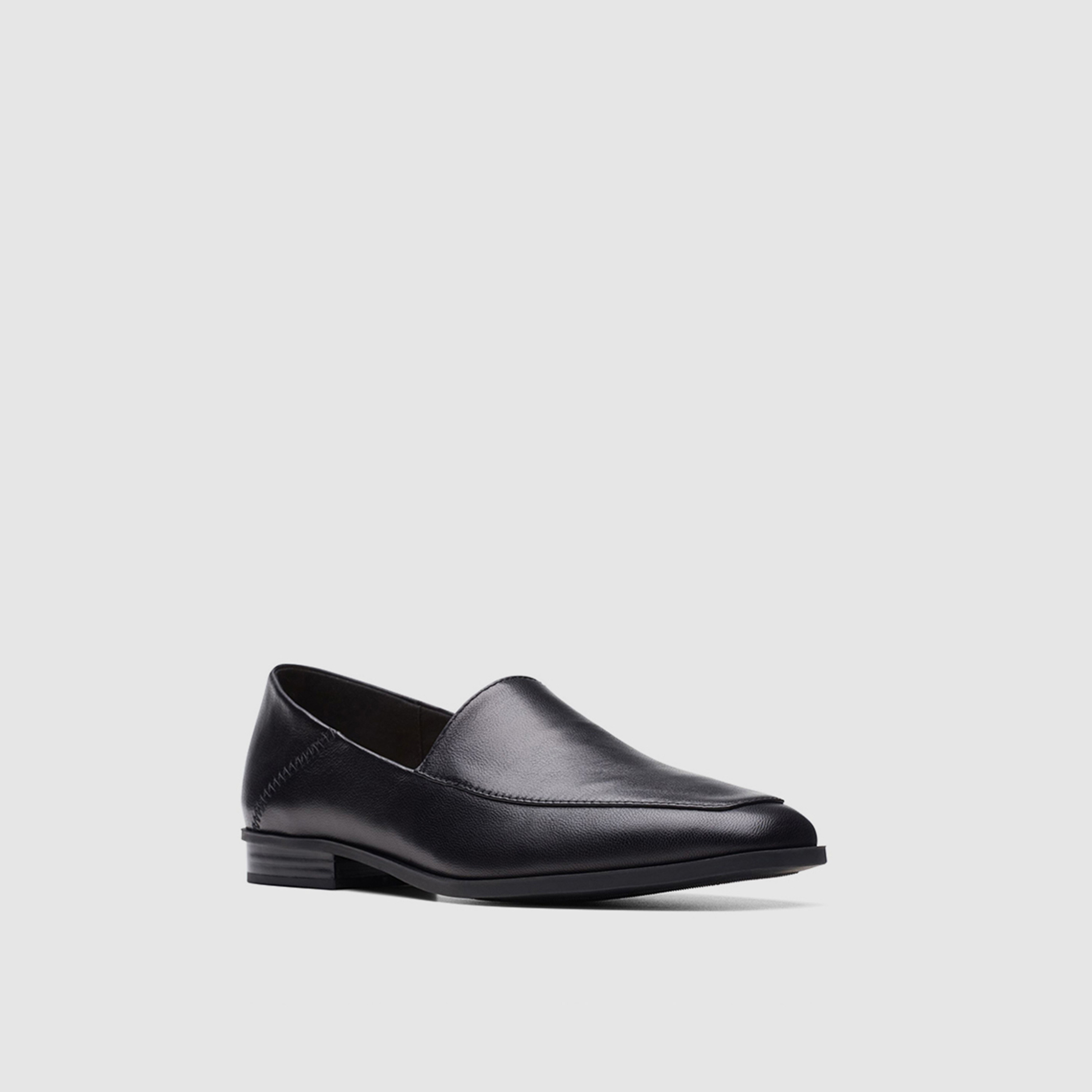 كلاركس - حذاء سارافينا فريفا بلوك سهل الارتداء للنساء | 26174827-women-shoes-flats-loafers-image-1