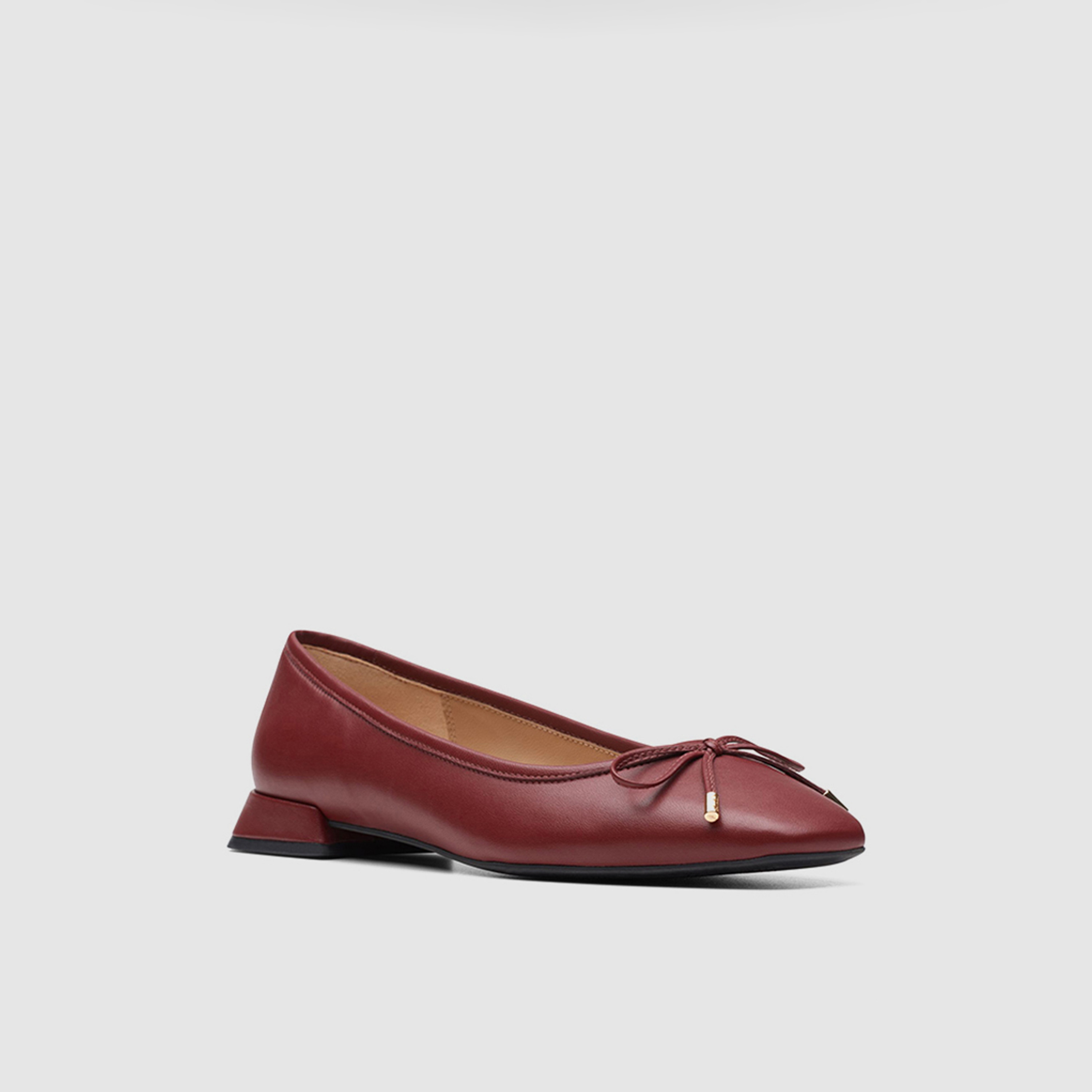 كلاركس - حذاء باليرينا اوبري15 للنساء سهل الارتداء مقدمة مربعة وكعب عريض | 26174857-women-shoes-ballerinas-image-1