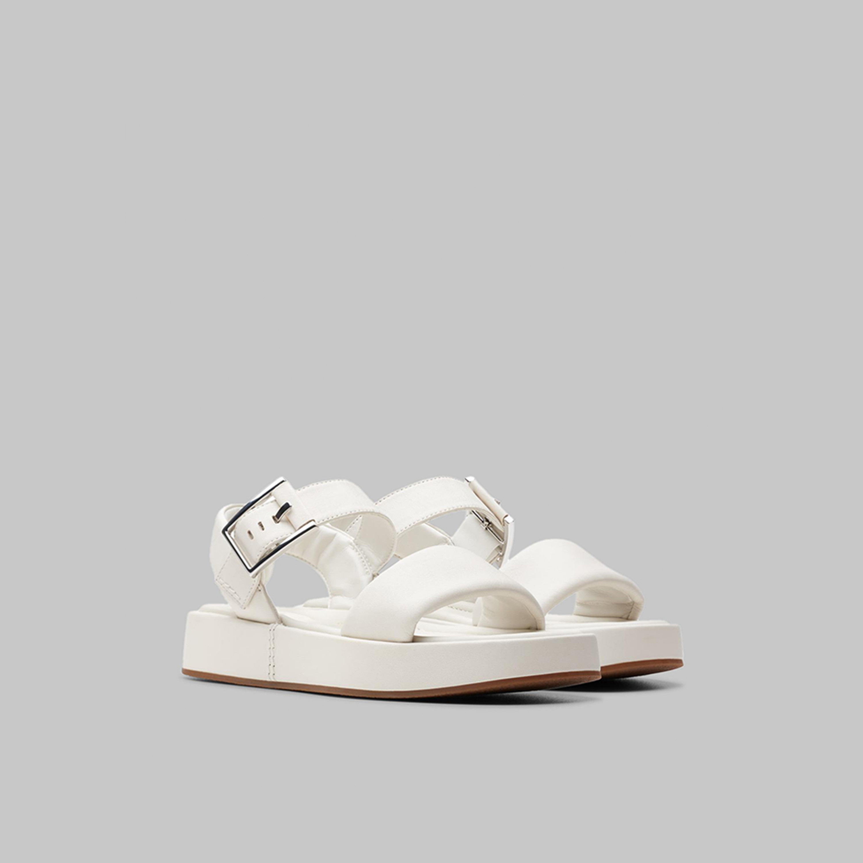 كلاركس - صندل ألدا للنساء نعل سميك بإبزيم | 26176258-women-shoes-sandals-heeled-image-1