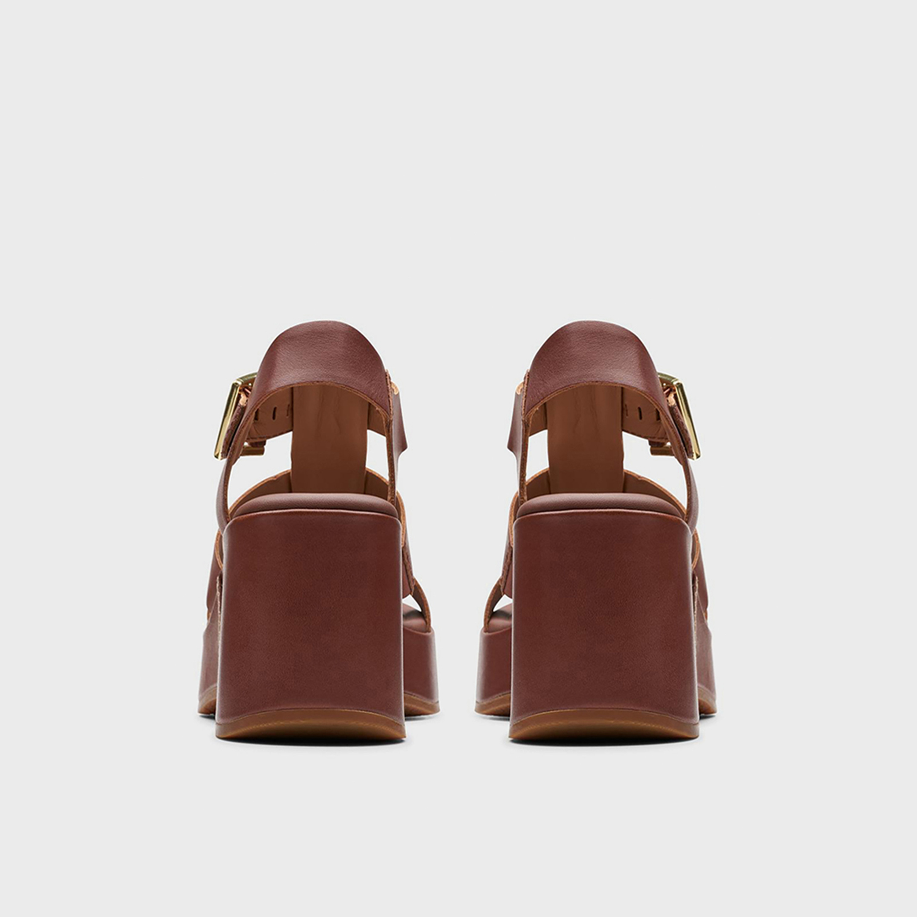 كلاركس - صندل مانون كوف للنساء بكعب إسفيني بإبزيم | 26176295-women-shoes-sandals-heeled-image-4