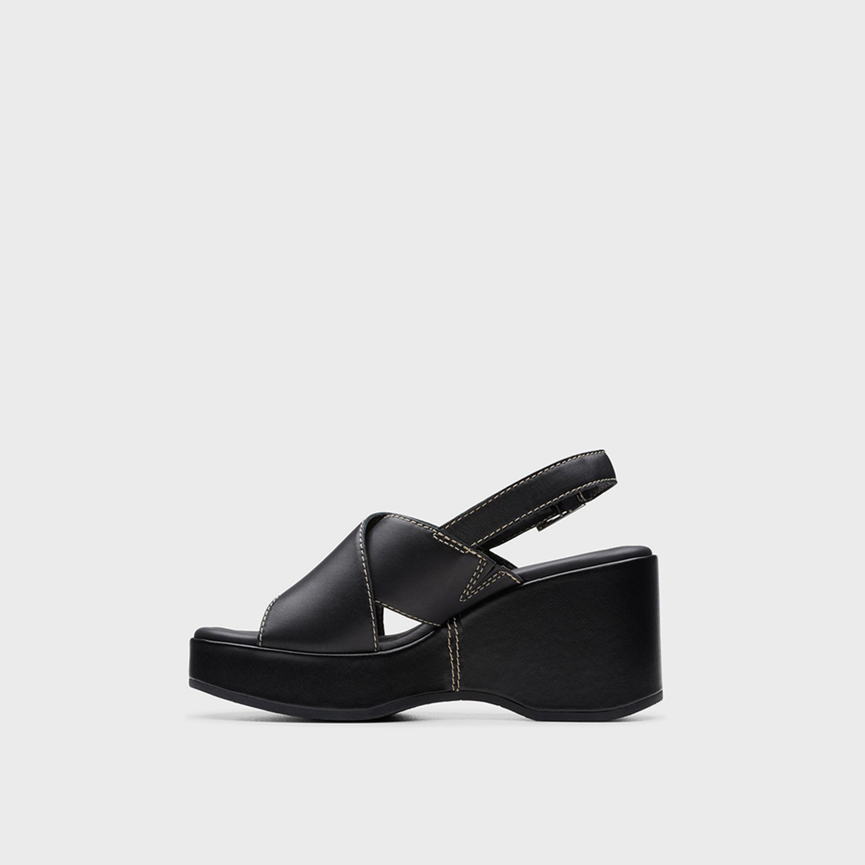 كلاركس- صندل للنساء كعب عالي بإبزيم  | 26176299-women-shoes-sandals-heeled-image-2