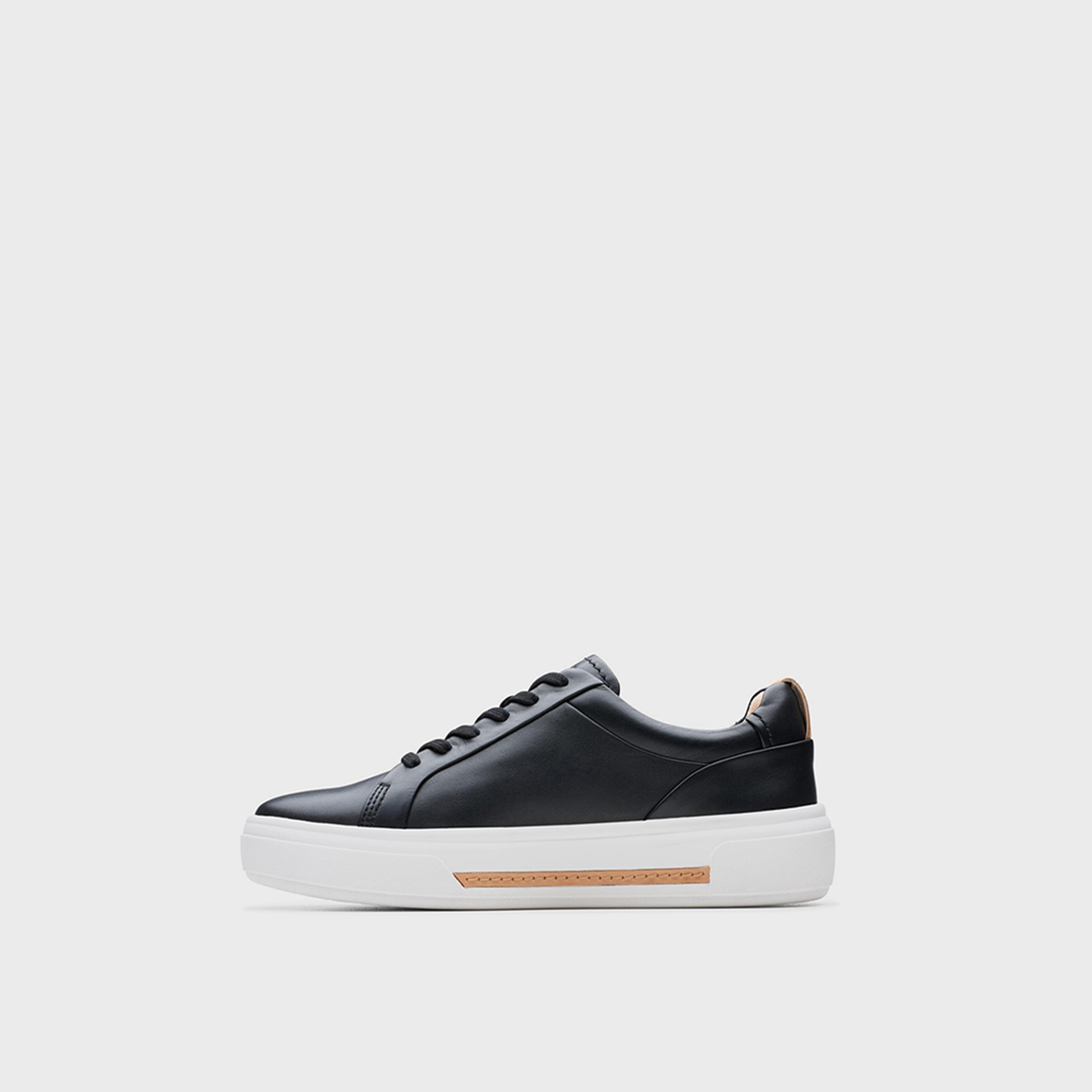 كلاركس- حذاء رياضي للنساء كاحل منخفض برباط  | 26176307-women-shoes-sneakers-image-2