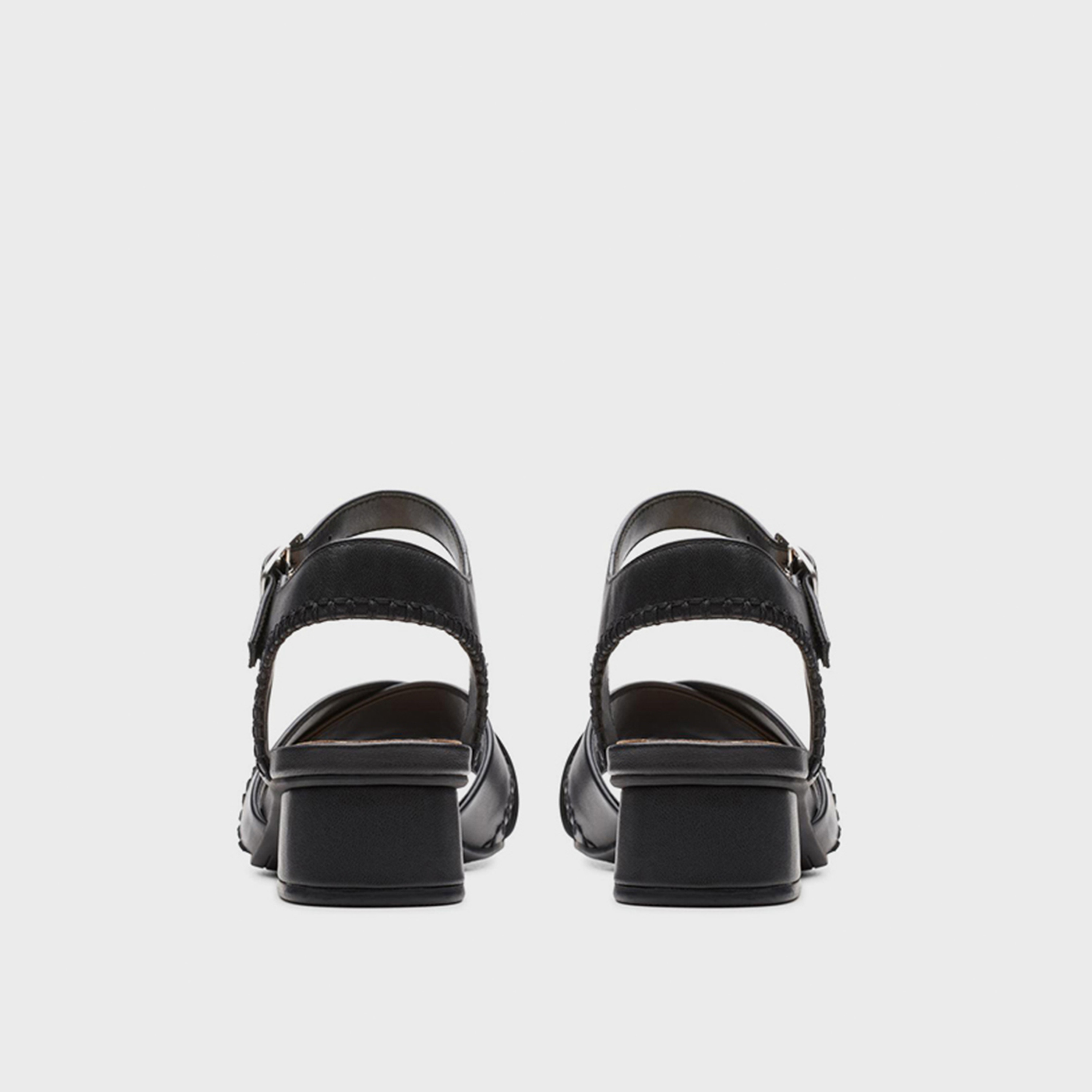 كلاركس- صندل للنساء حزام متقاطع بإبزيم  | 26176333-women-shoes-sandals-heeled-image-4