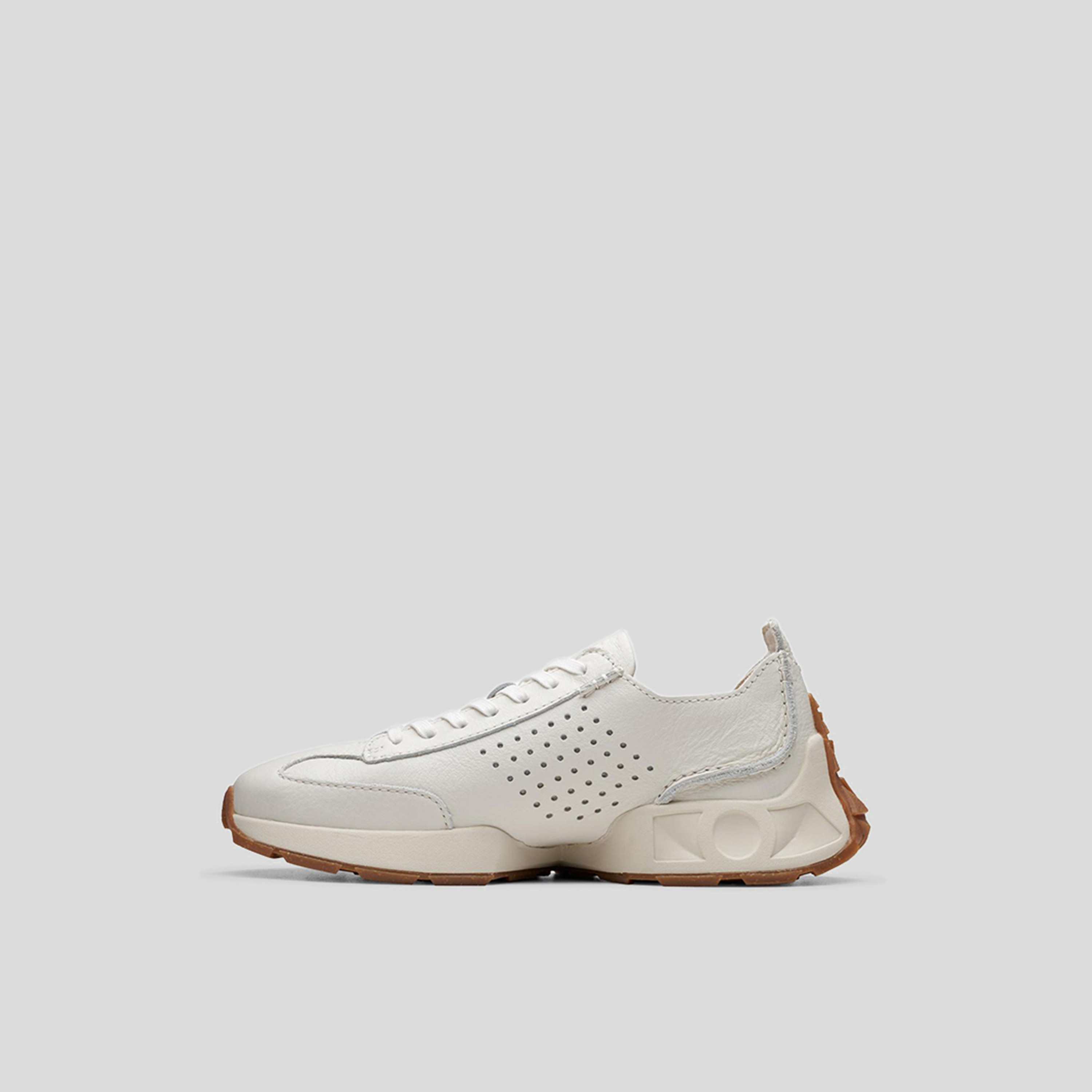 كلاركس - حذاء رياضي كرافت سبيد للنساء مسطح برباط كاحل منخفض | 26176397-women-shoes-sneakers-image-2