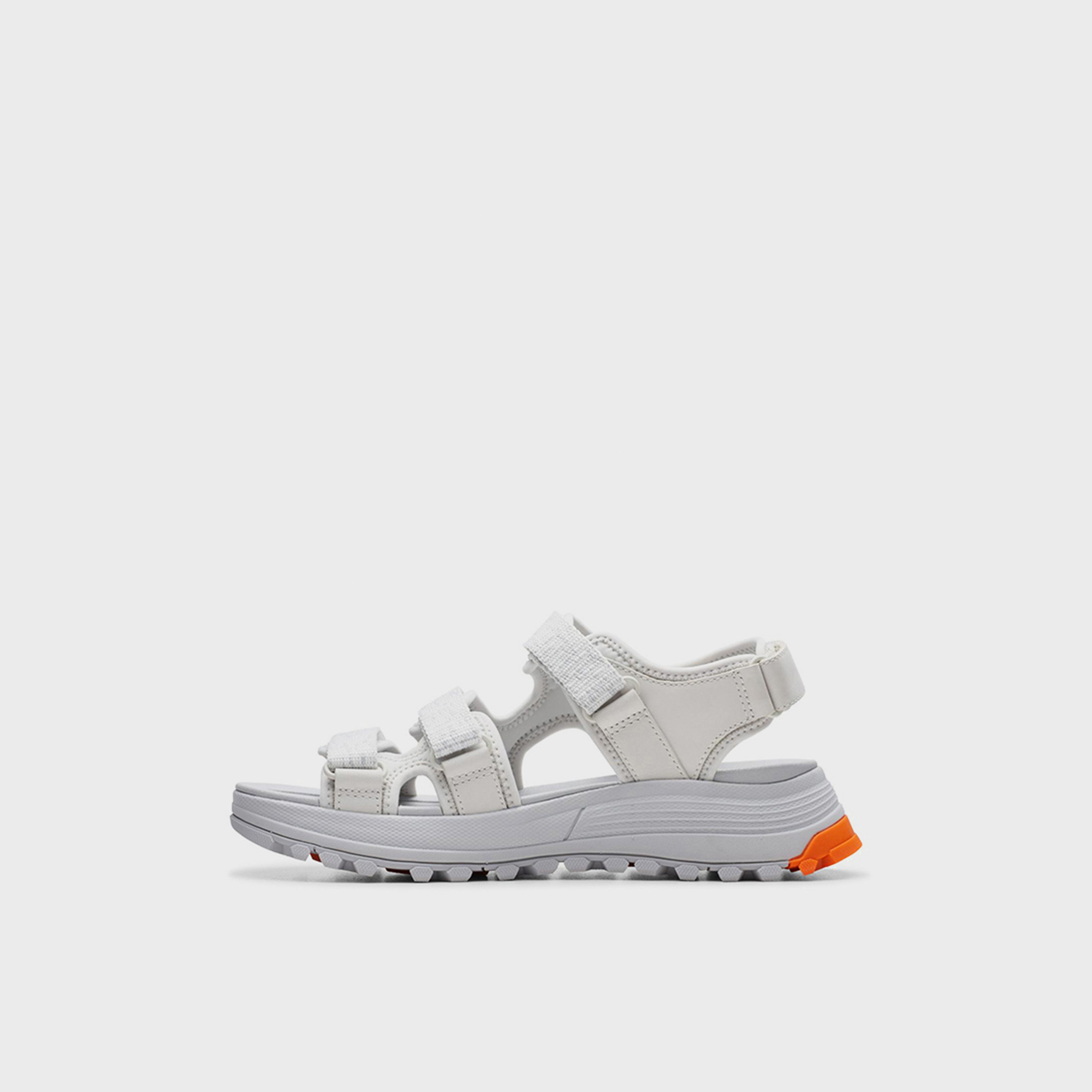 كلاركس - صندل ايه تي ال تريك صن للنساء نعل سميك بحزام | 26176600-women-shoes-sandals-heeled-image-2