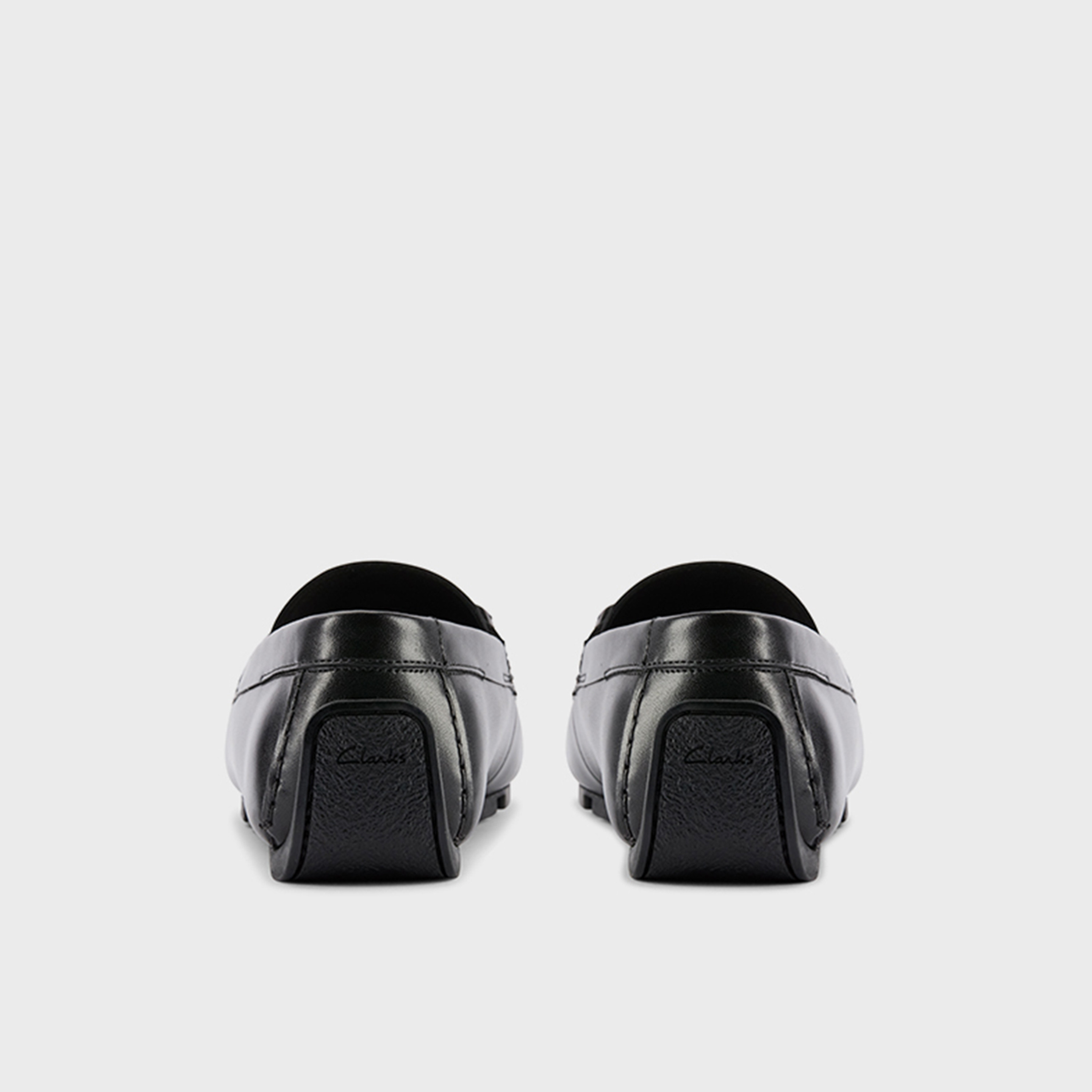 كلاركس - حذاء أوزويك تريم للرجال سهل الارتداء | 26177466-men-shoes-loafersandmoccasins-image-4