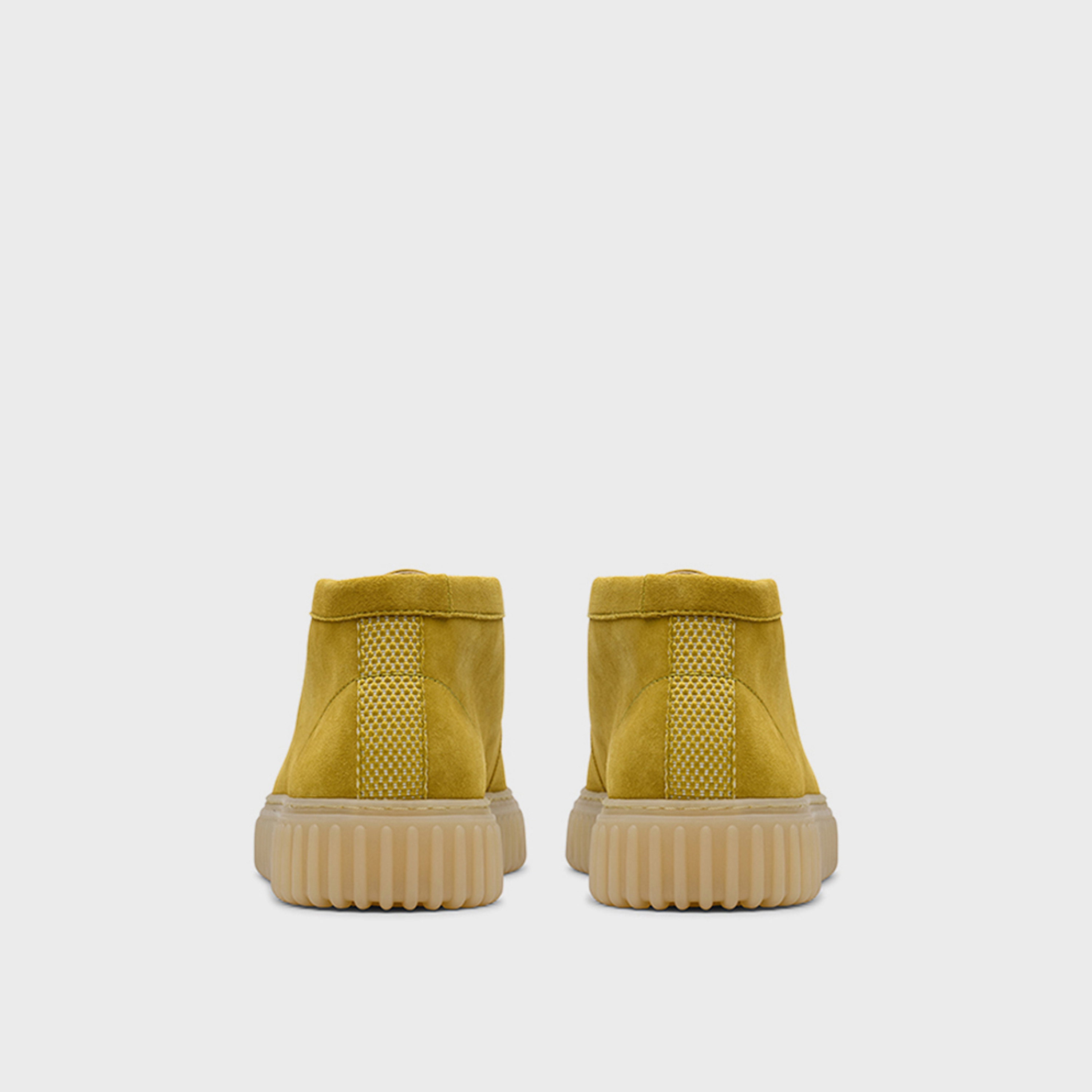 كلاركس- حذاء رياضي كاحل متوسط ورباط للرجال | 26178269-men-shoes-boots-image-4