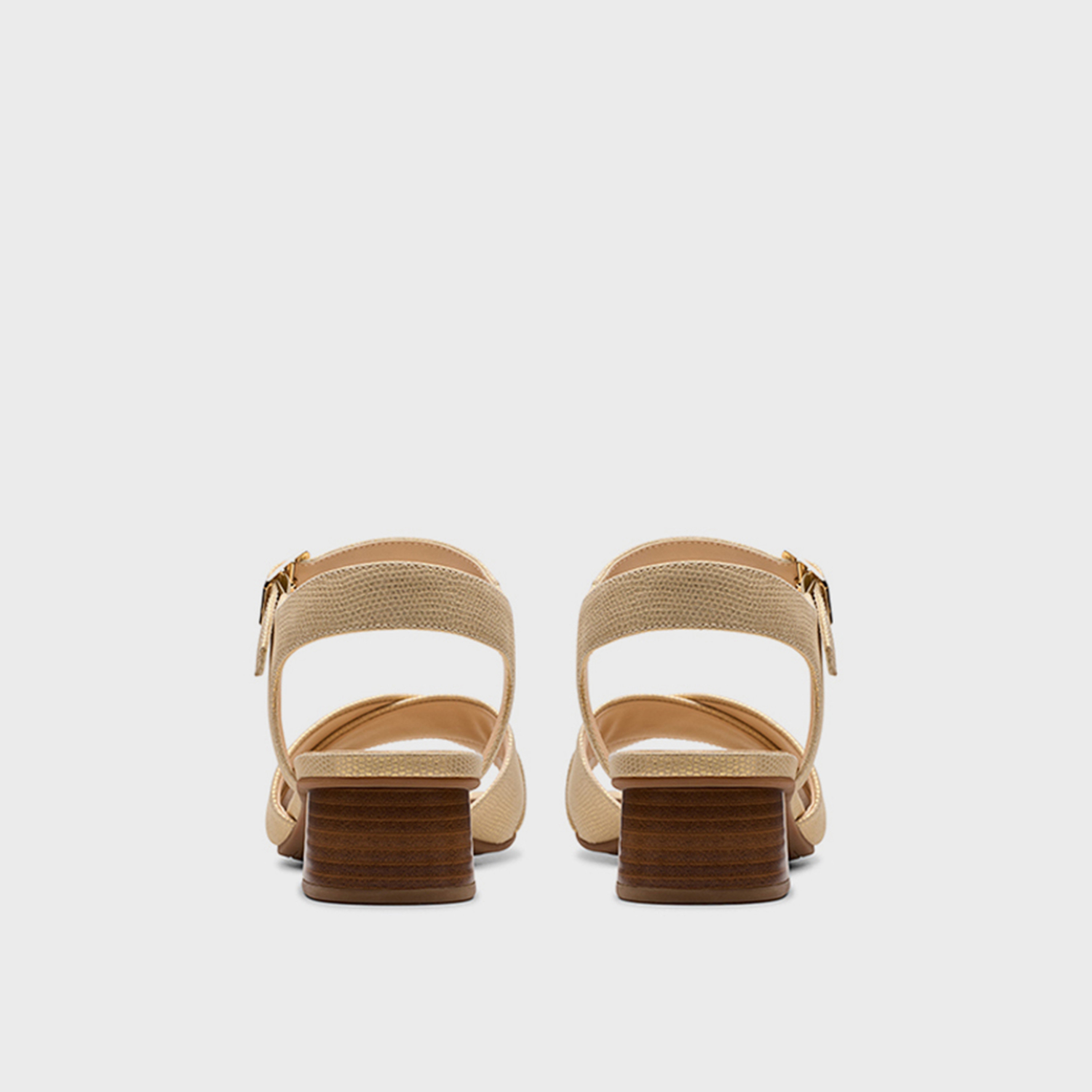 كلاركس- صندل للنساء حزام بإبزيم  | 26178796-women-shoes-sandals-heeled-image-4