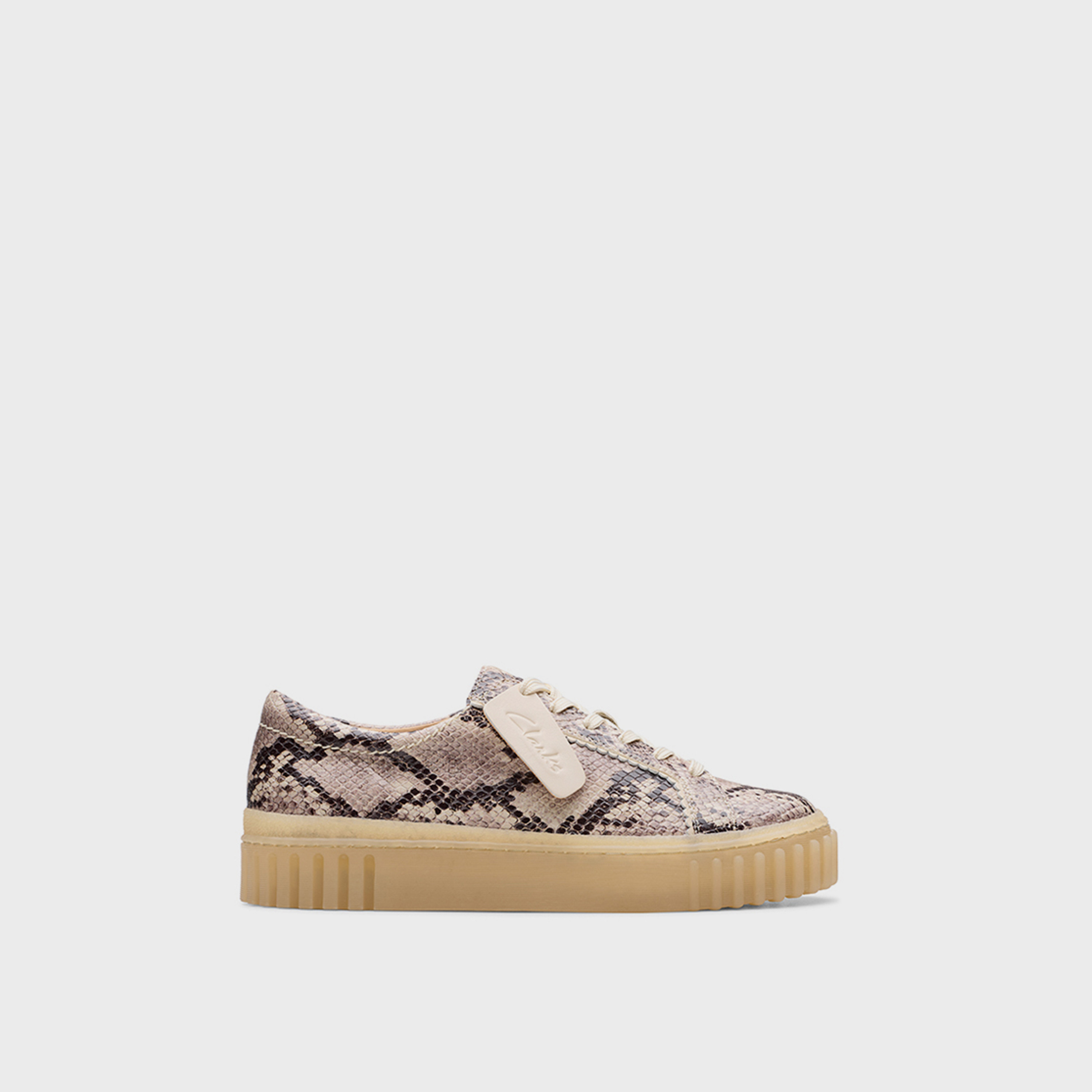 كلاركس- حذاء رياضي للنساء كاحل منخفض برباط  | 26178855-women-shoes-sneakers-image-3