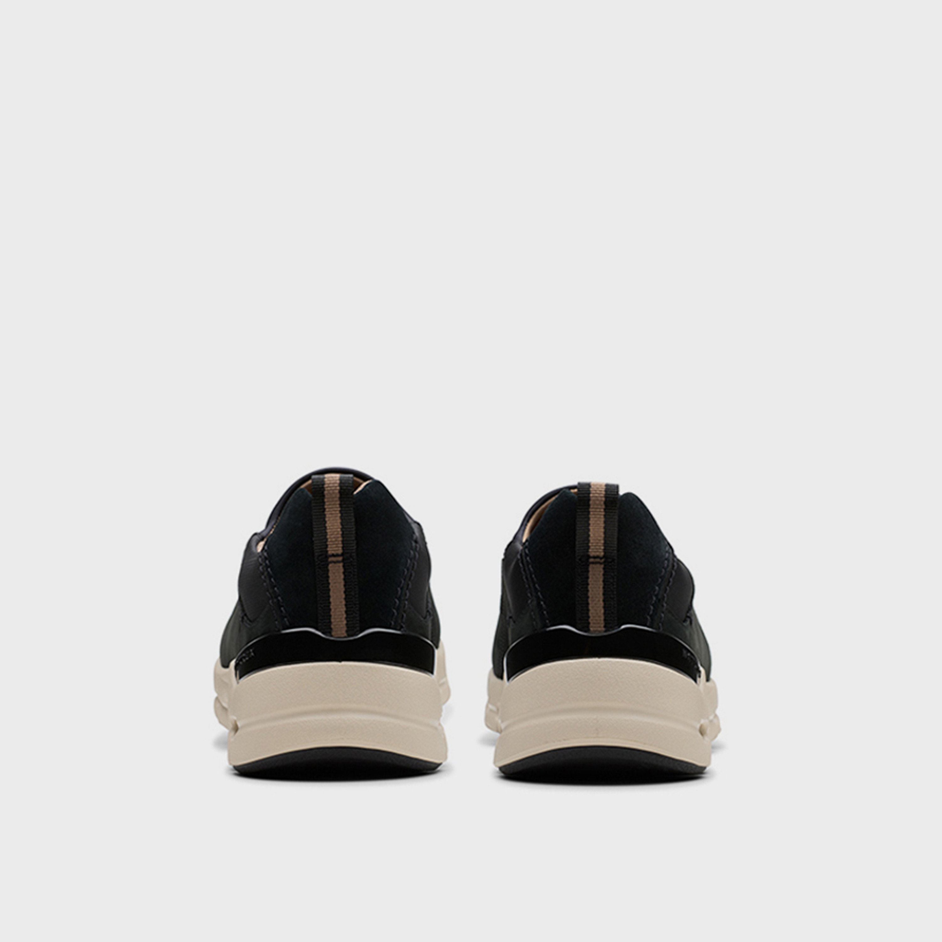 كلاركس- حذاء رياضي للنساء كاحل منخفض سهل الارتداء  | 26178871-women-shoes-sneakers-image-4