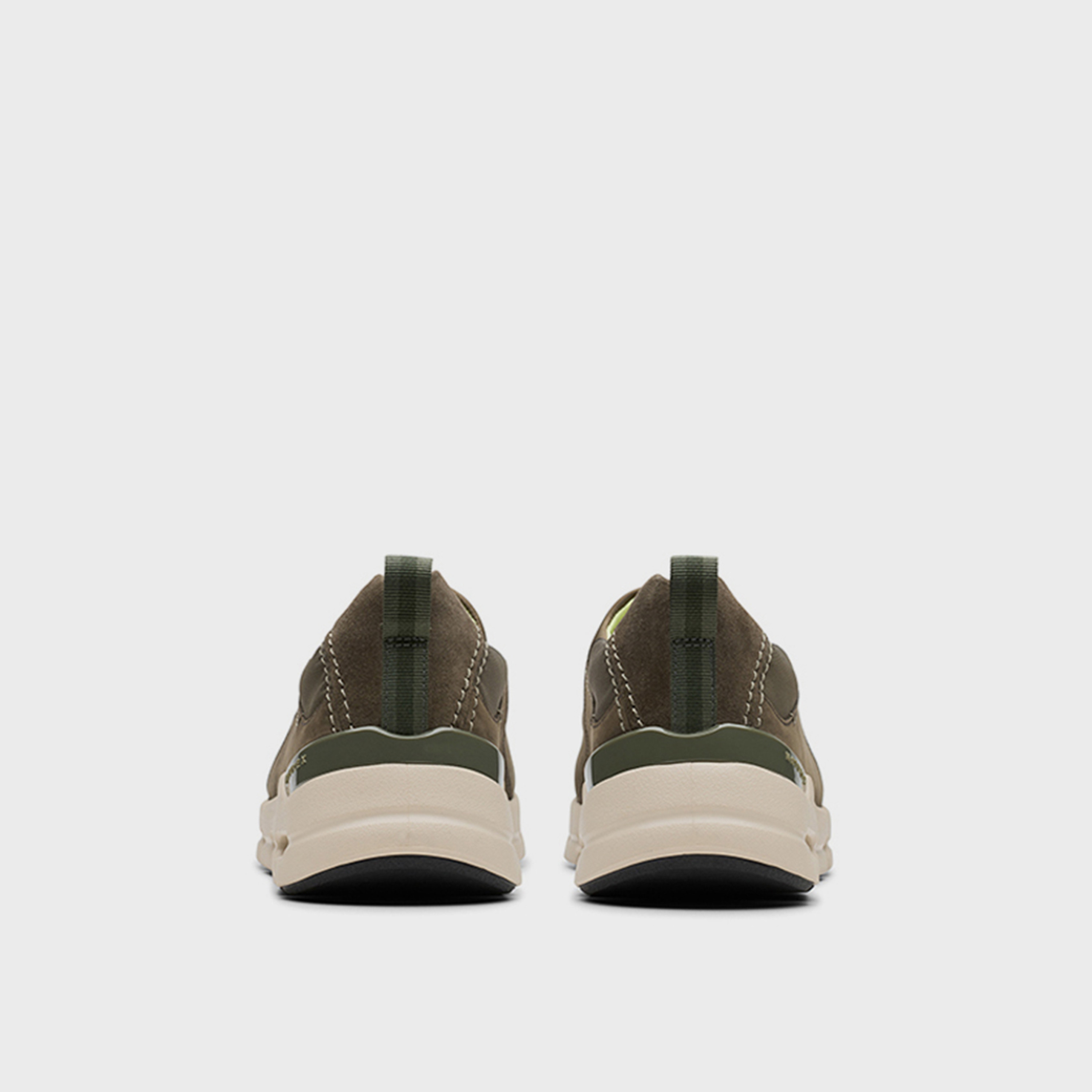 كلاركس- حذاء رياضي للنساء كاحل منخفض سهل الارتداء  | 26178872-women-shoes-sneakers-image-4