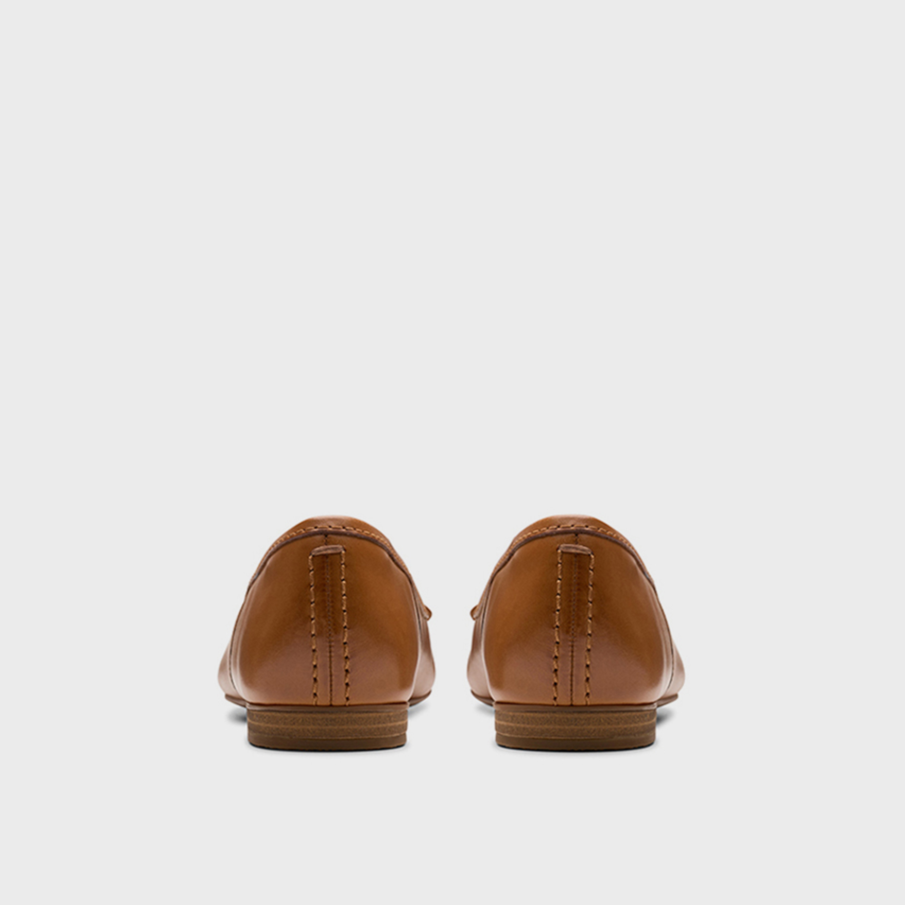 كلاركس- حذاء بلارينا مقدمة مستديرة للنساء سهل الارتداء  | 26179212-women-shoes-flats-ballerinas-image-4
