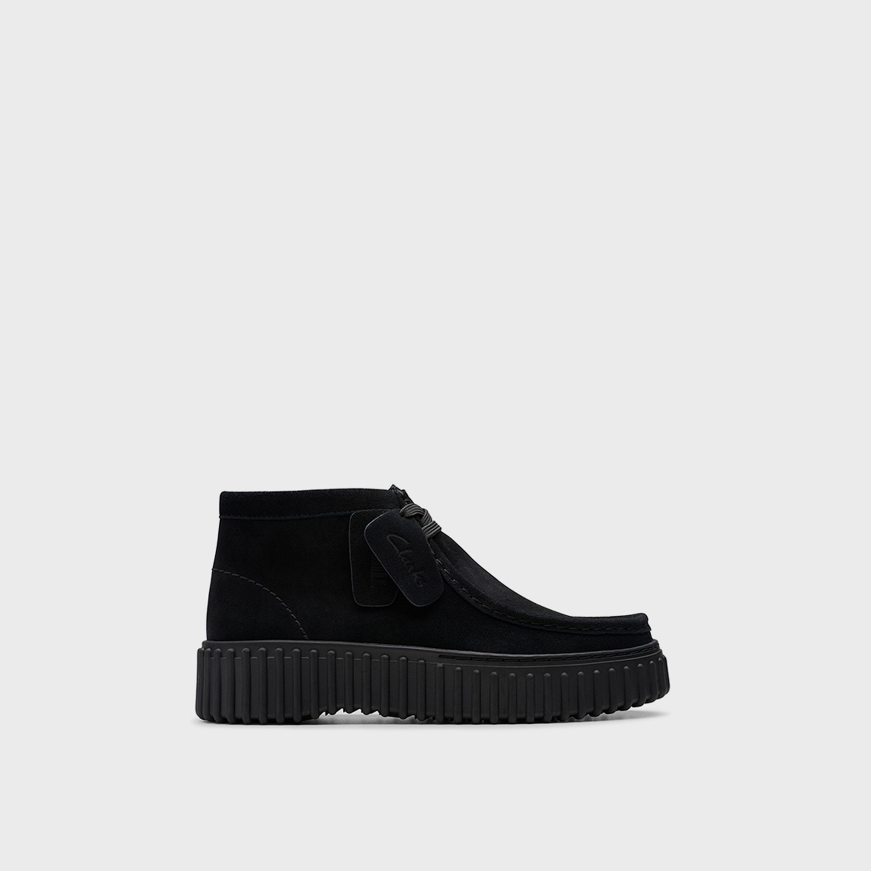 كلاركس- حذاء رياضي للنساء مقصوص برباط  | 26179360-women-shoes-sneakers-image-3