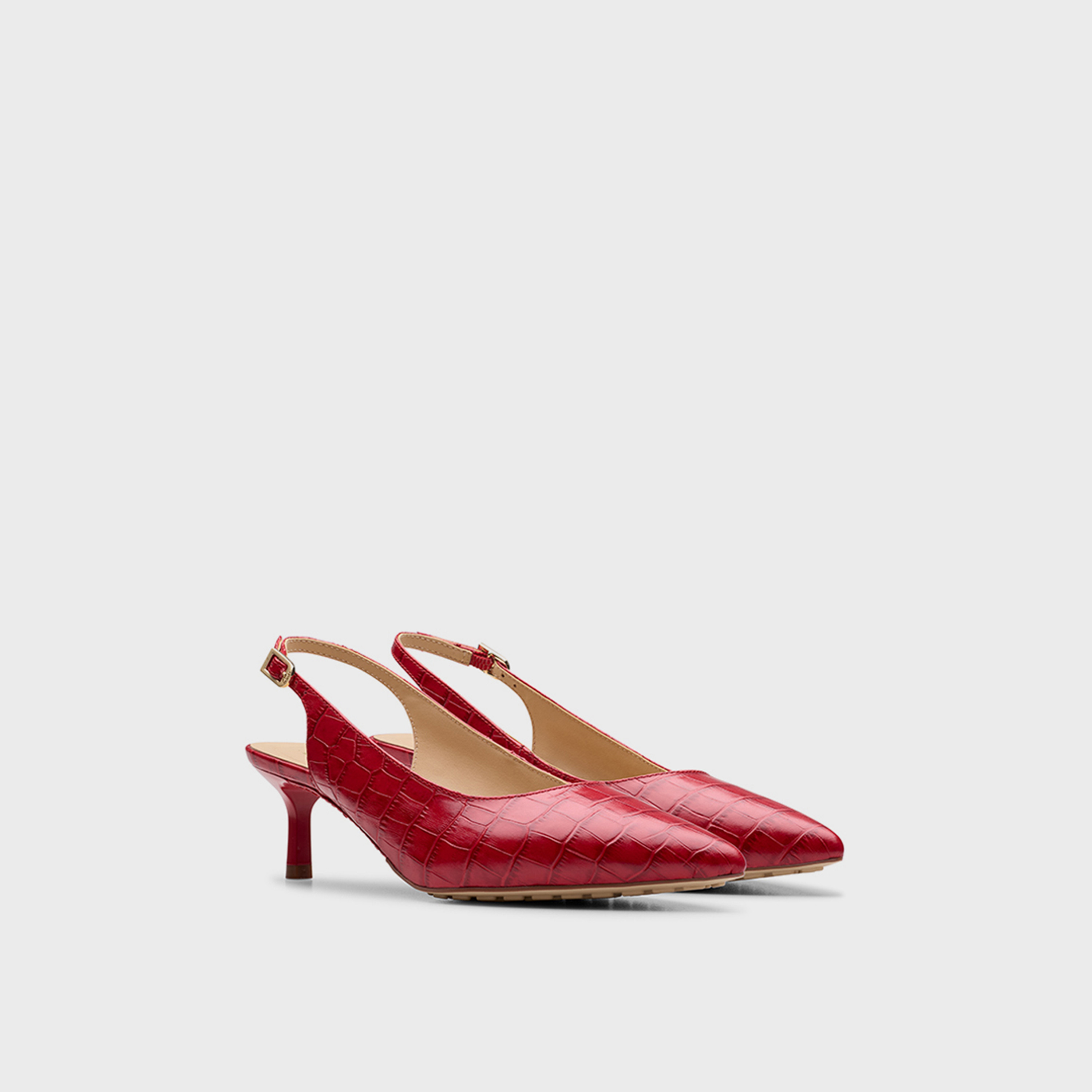 كلاركس- حذاء بكعب صغير للنساء بإبزيم  | 26179528-women-shoes-heels-image-1