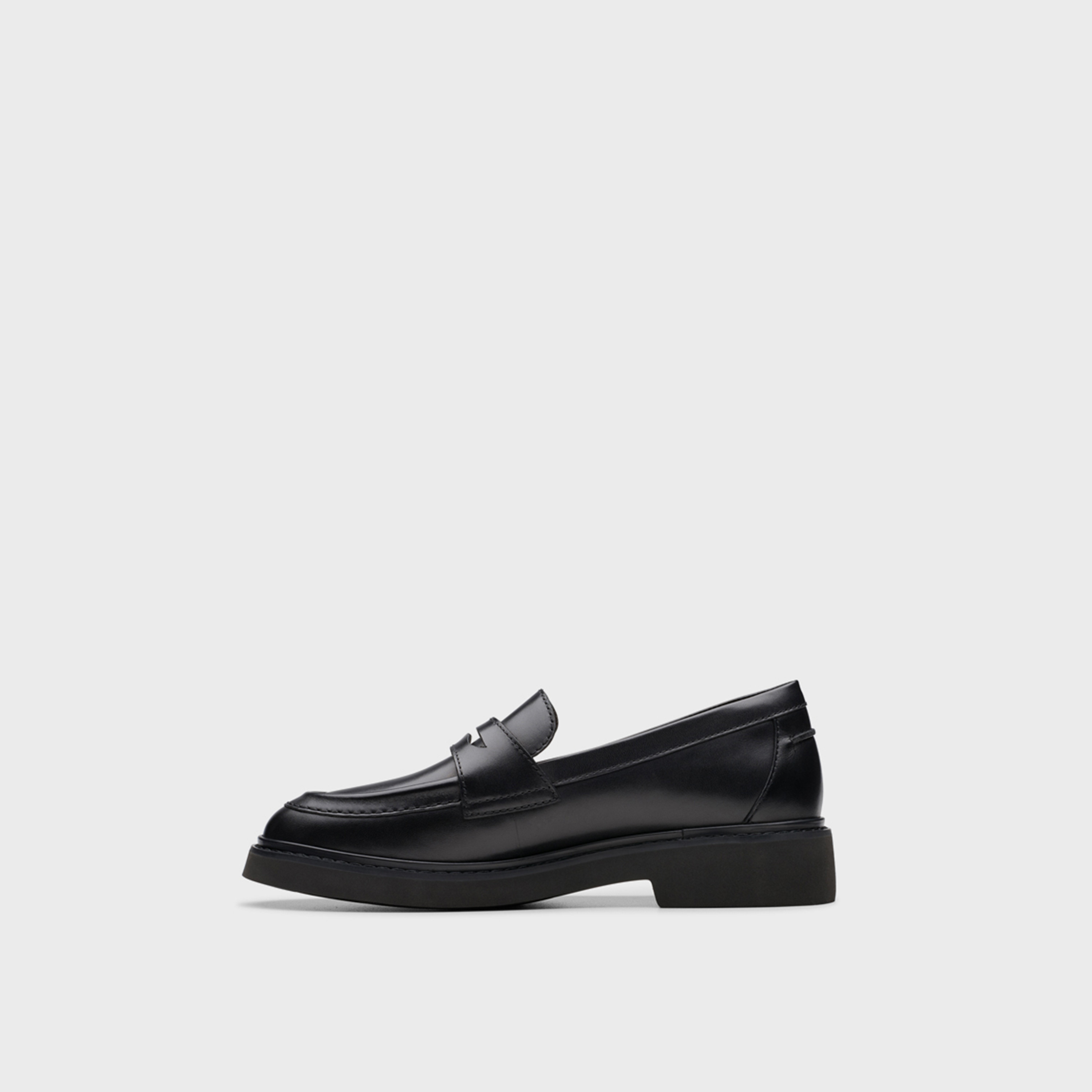 كلاركس- حذاء لوفر للنساء سهل الارتداء  | 26179541-women-shoes-flats-loafers-image-2