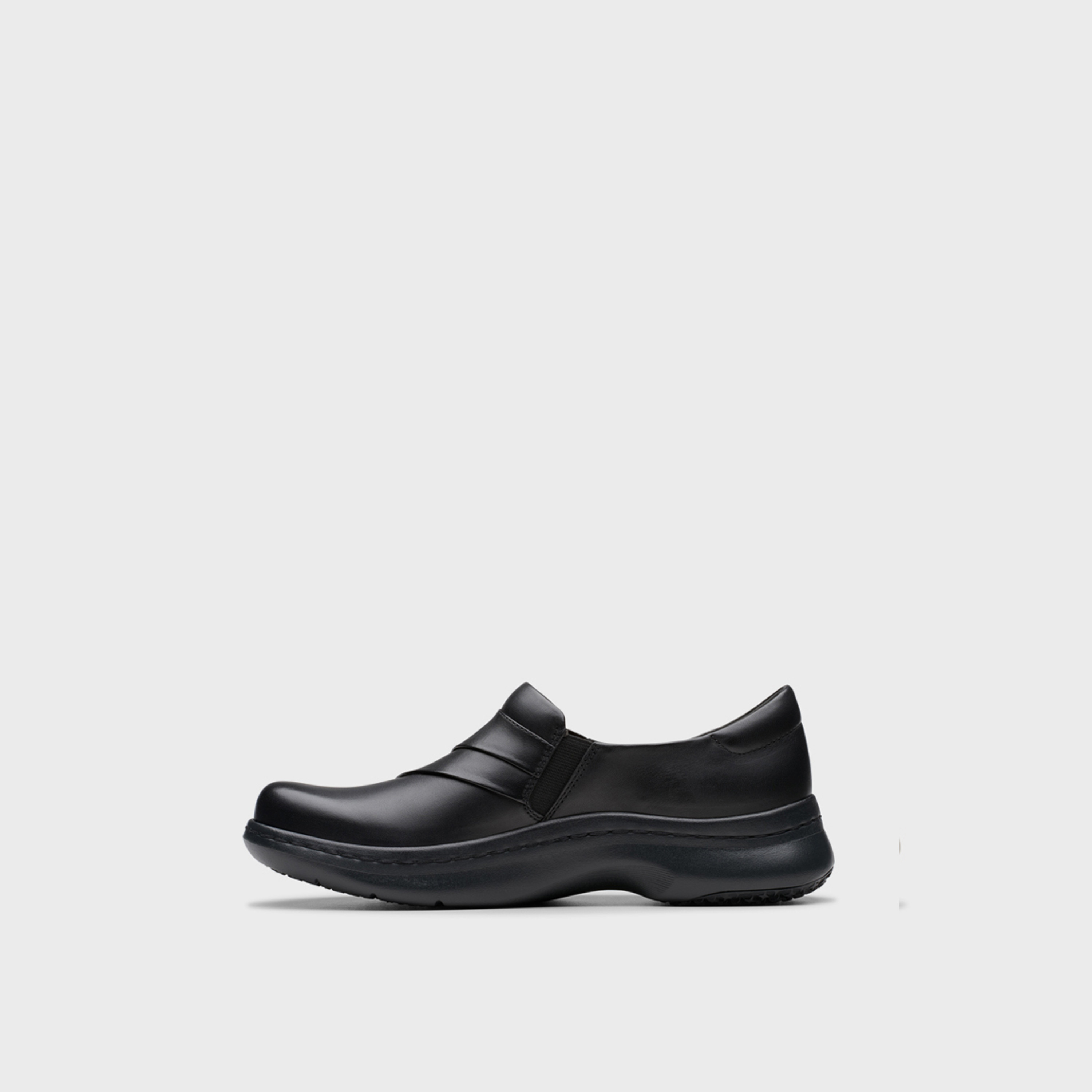 كلاركس- حذاء لوفر للنساء سهل الارتداء  | 26179826-women-shoes-loafersandmoccasins-image-2