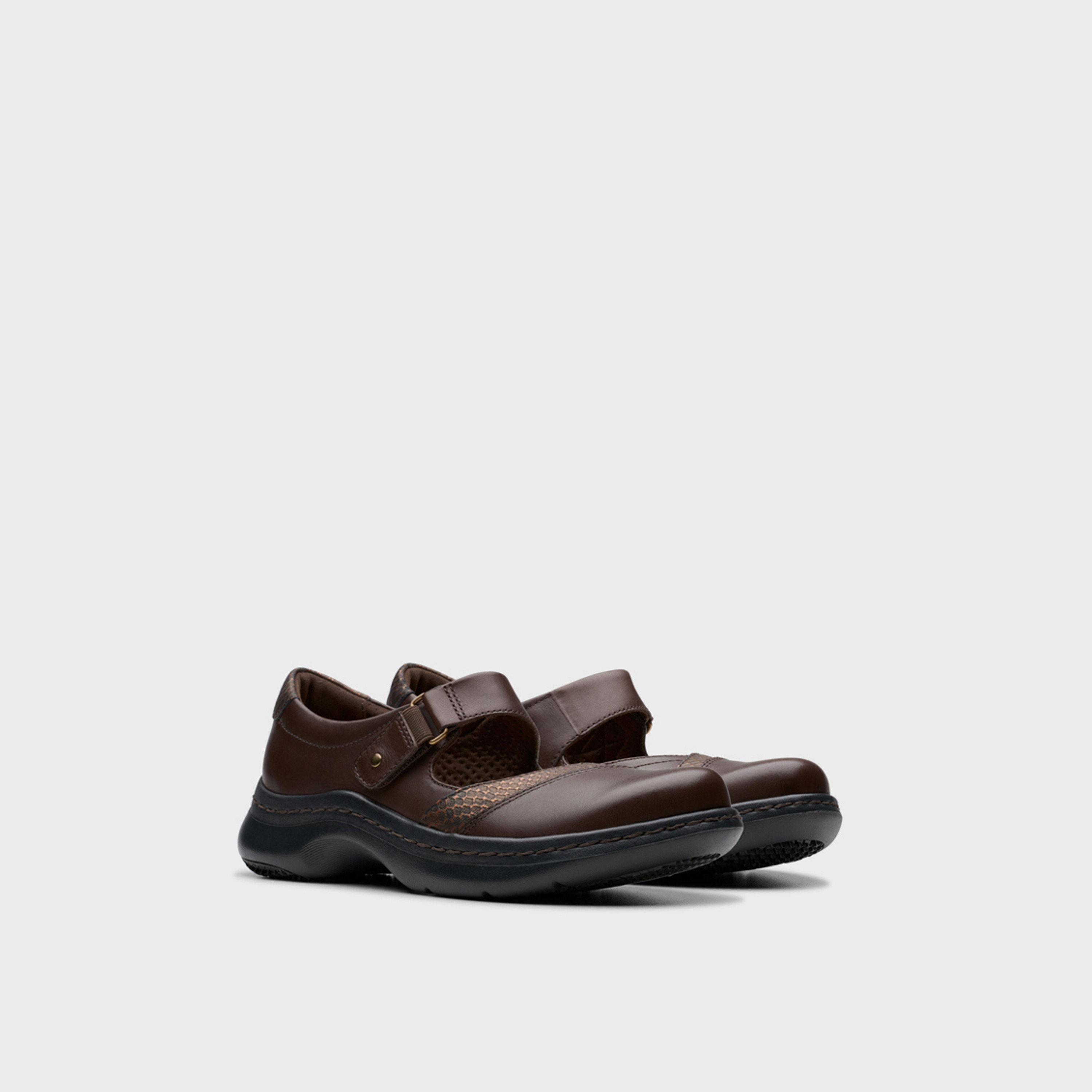 كلاركس- حذاء ماري جين للنساء مشبك وخطاف  | 26179829-women-shoes-ballerinas-image-1
