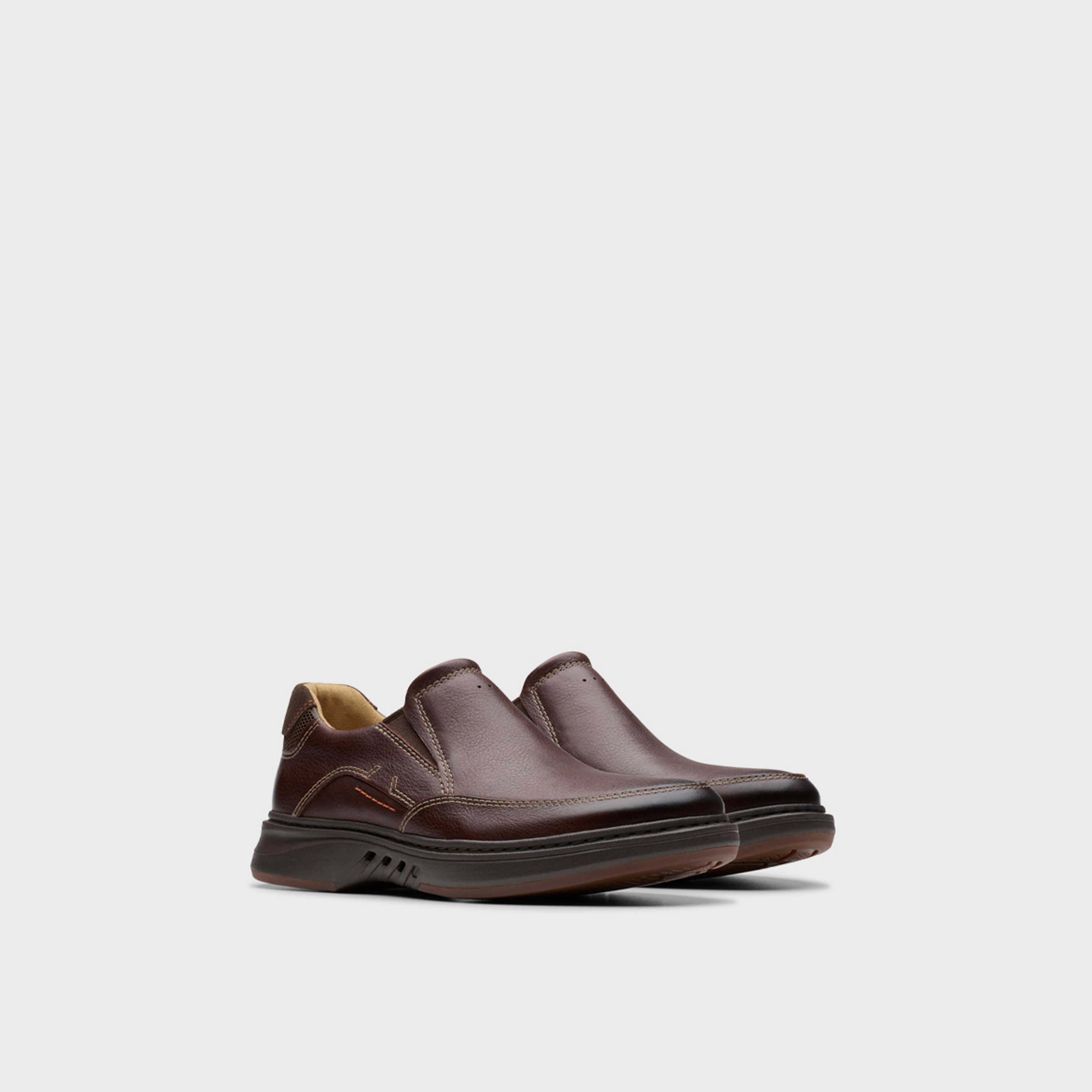 كلاركس- حذاء لوفر سهل الارتداء للرجال | 26179985-men-shoes-formalshoes-image-1