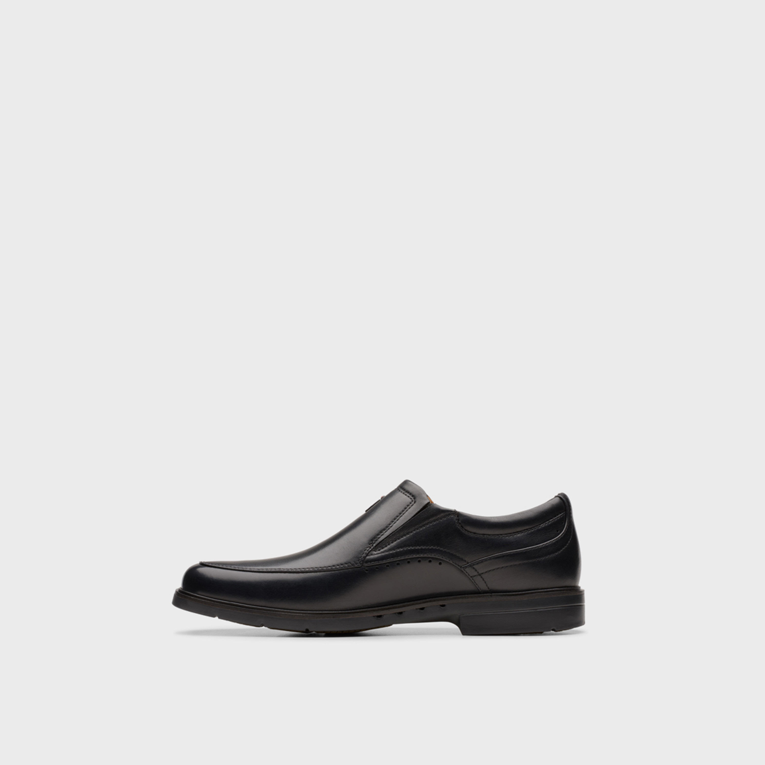 كلاركس- حذاء لوفر سهل الارتداء للرجال | 26179989-men-shoes-formalshoes-image-2