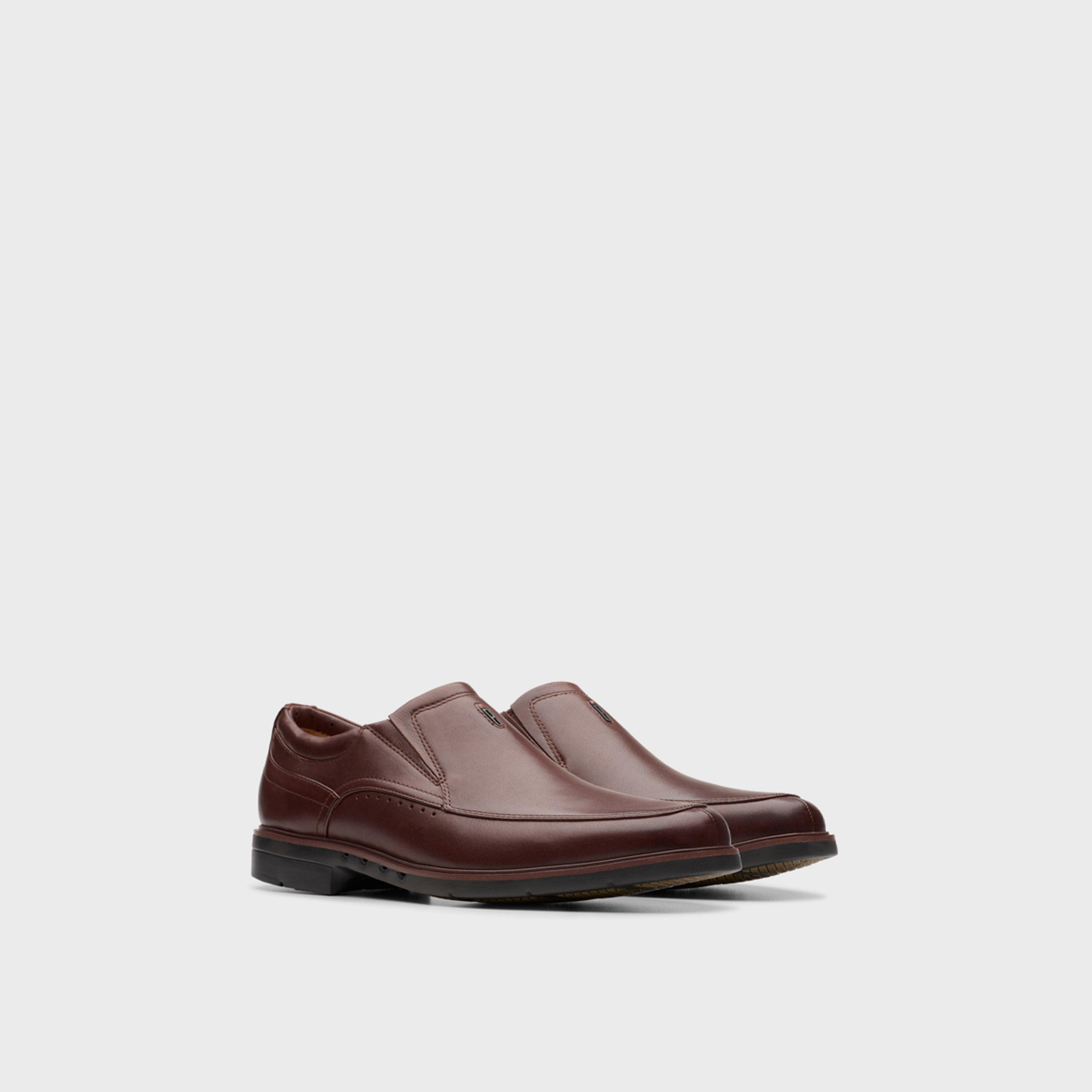 كلاركس- حذاء لوفر سهل الارتداء للرجال | 26179990-men-shoes-formalshoes-image-1