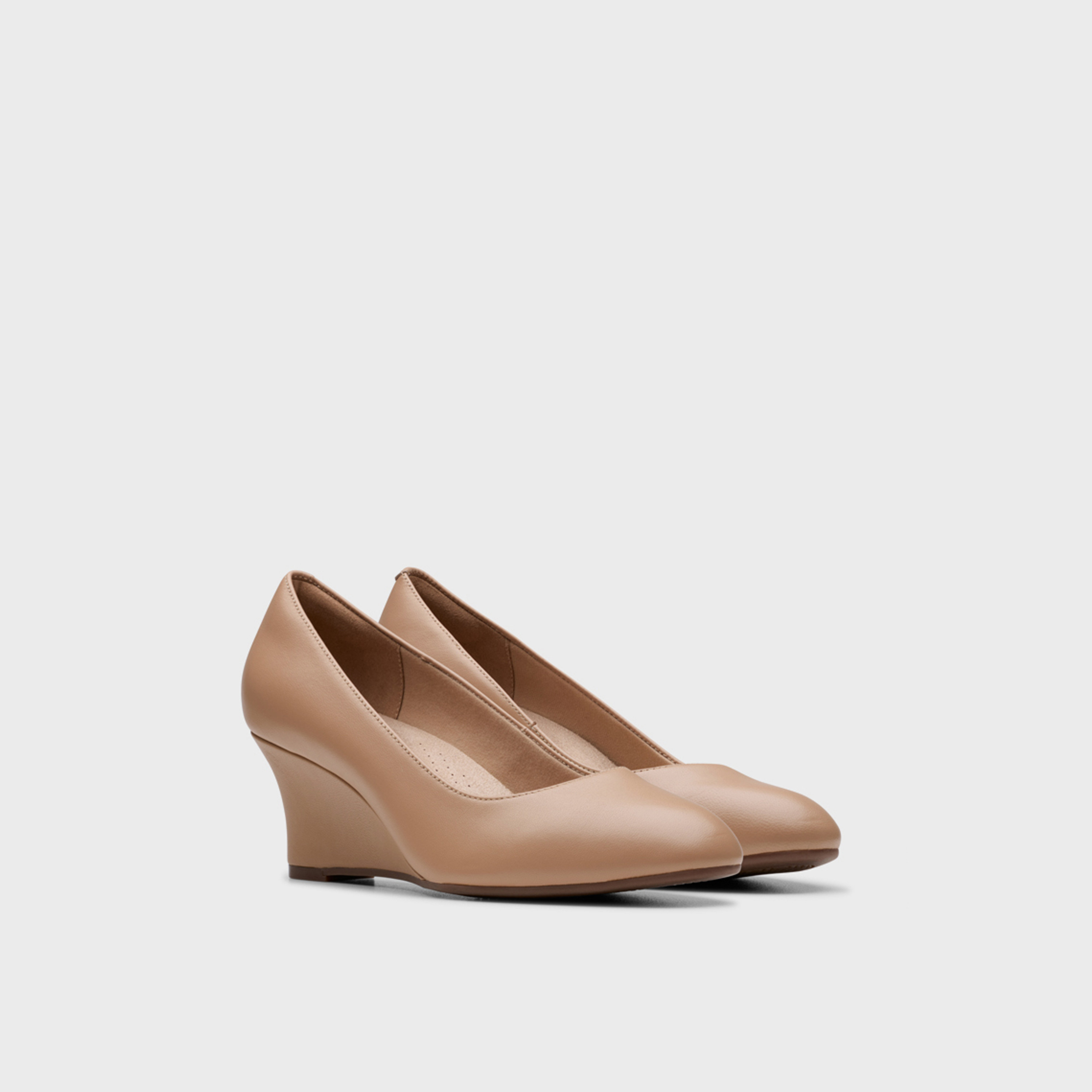 كلاركس- للنساء كعب اسفيني سهل الارتداء s  | 26180042-women-shoes-heels-image-1