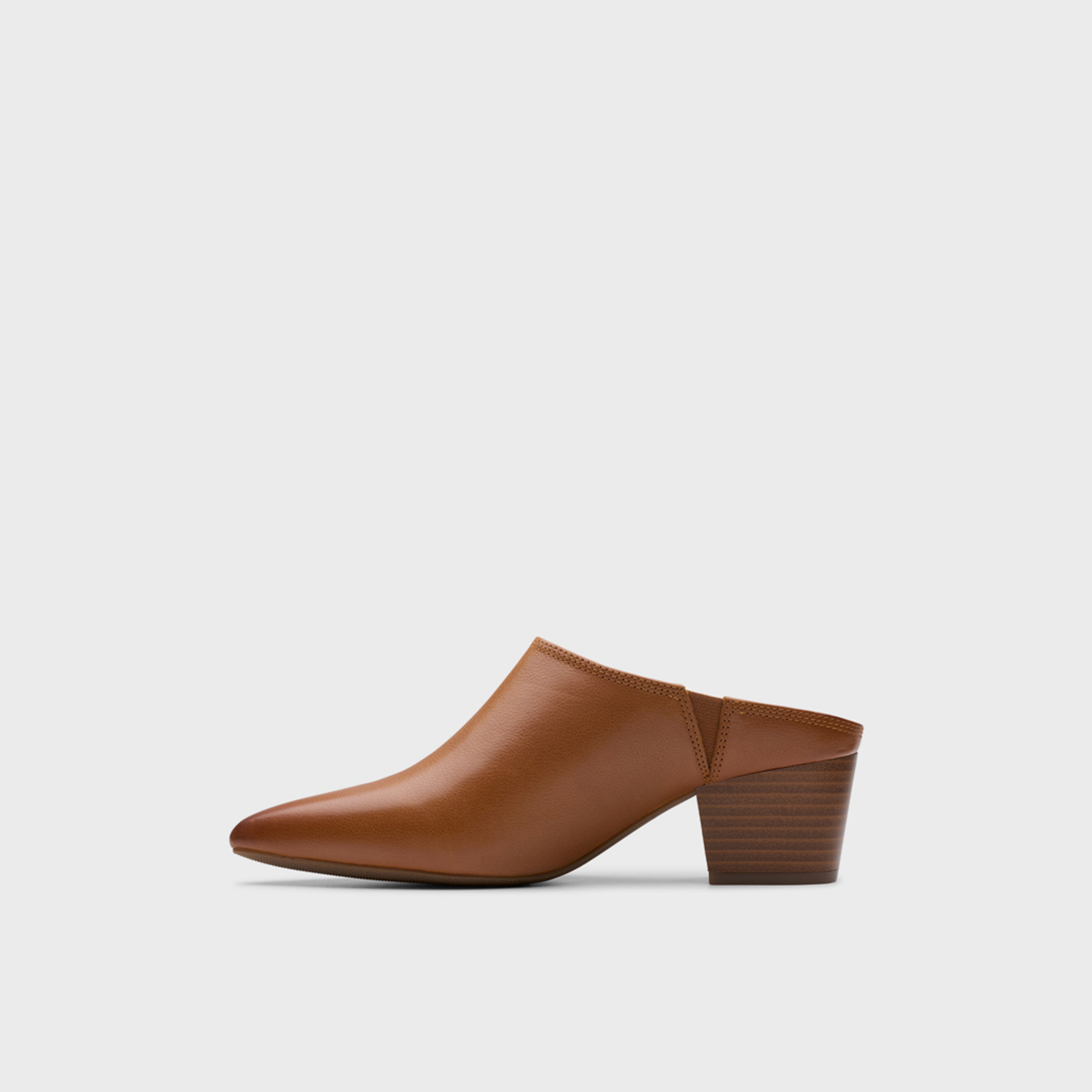 كلاركس - حذاء إيلاني بيس للنساء سهل الارتداء بكعب عريض | 26180060-women-shoes-heels-image-2