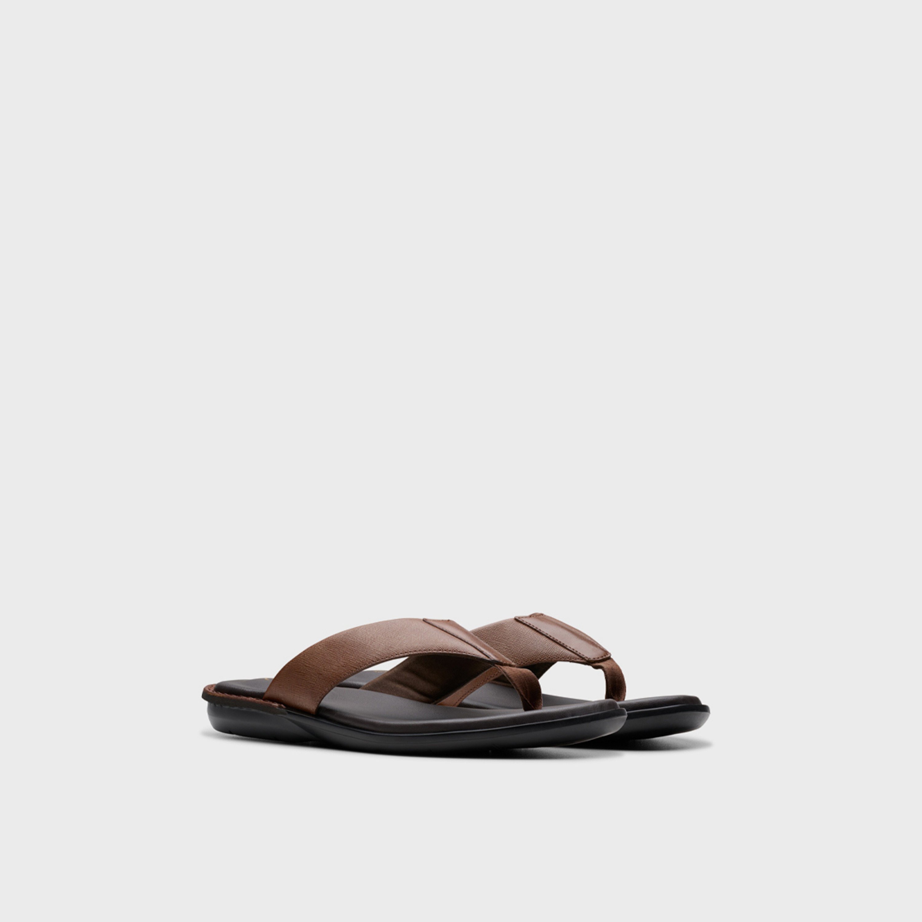 كلاركس- صندل بإصبع سهل الارتداء للرجال | 26180125-men-shoes-sandals-image-1
