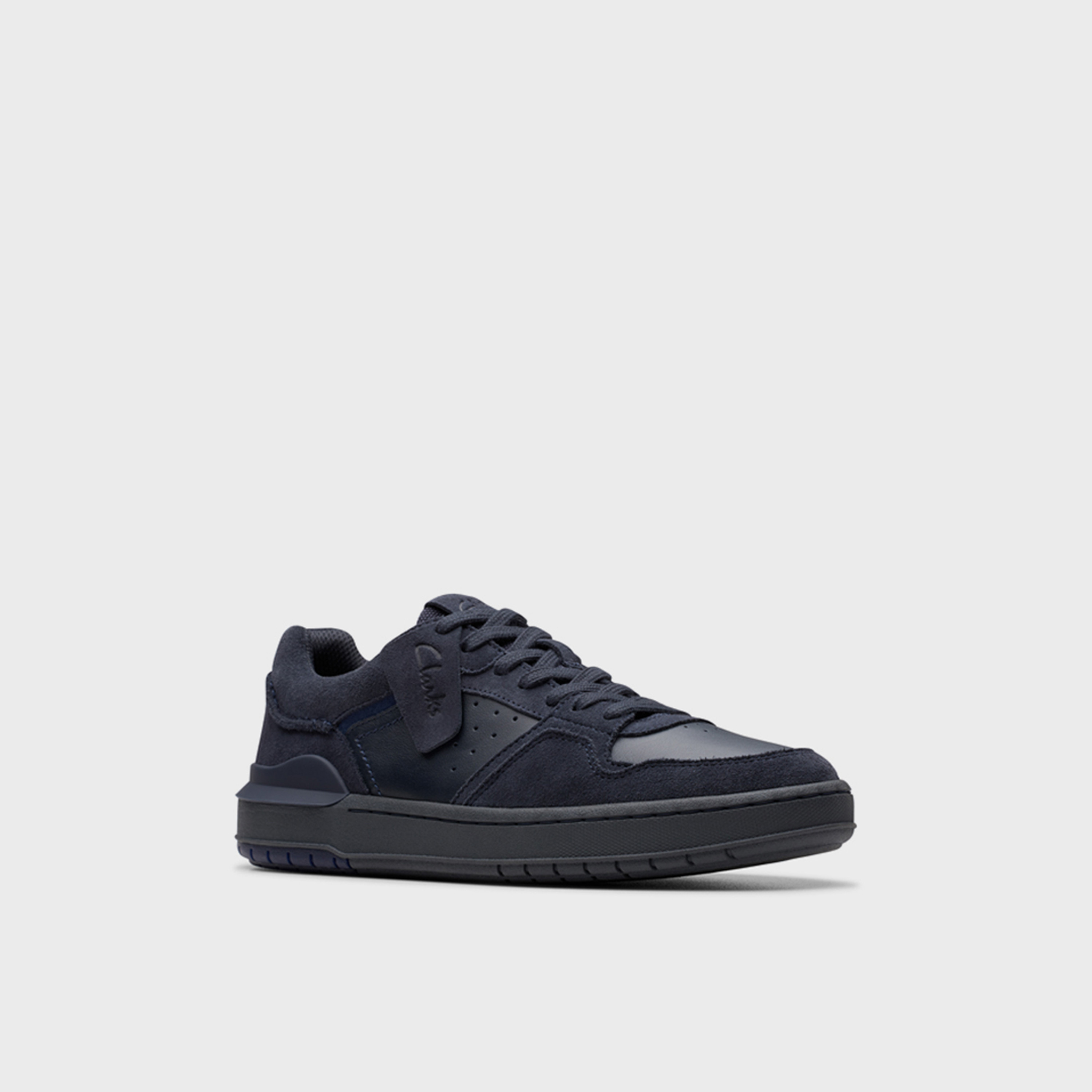 كلاركس - حذاء رياضي كورتلايت2 رجالي برباط منخفض الكاحل | 26183283-men-shoes-sneakers-image-1