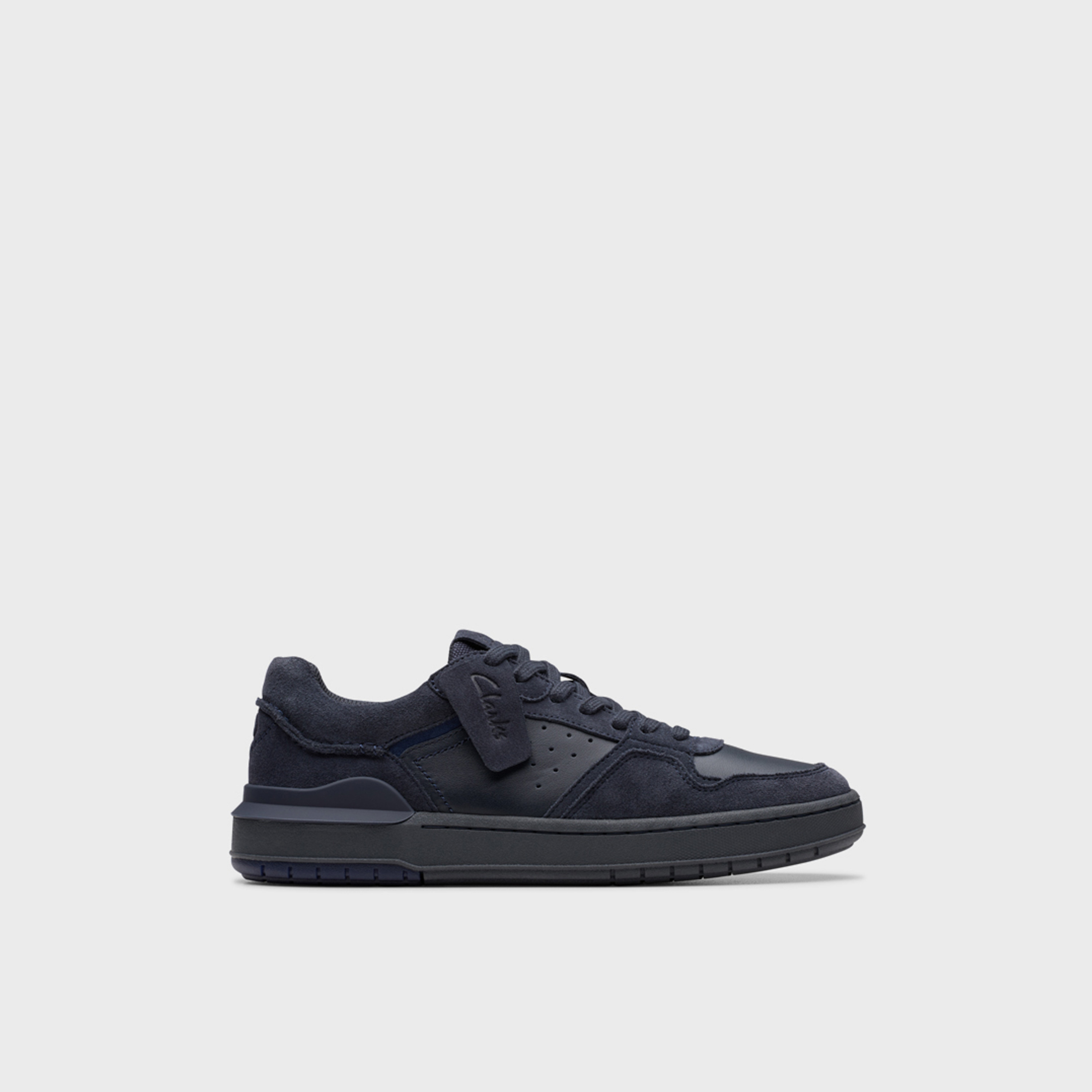 كلاركس - حذاء رياضي كورتلايت2 رجالي برباط منخفض الكاحل | 26183283-men-shoes-sneakers-image-2