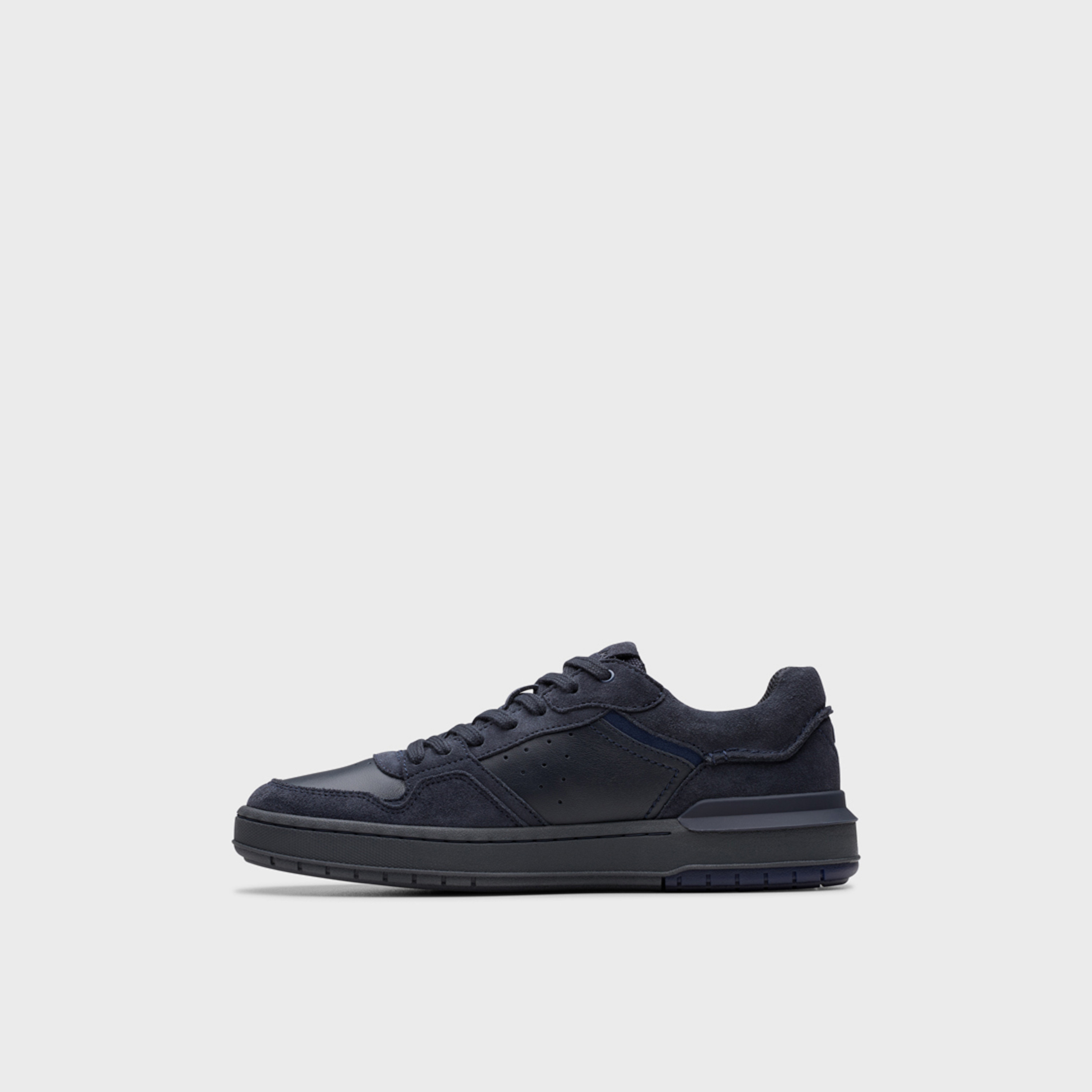 كلاركس - حذاء رياضي كورتلايت2 رجالي برباط منخفض الكاحل | 26183283-men-shoes-sneakers-image-3