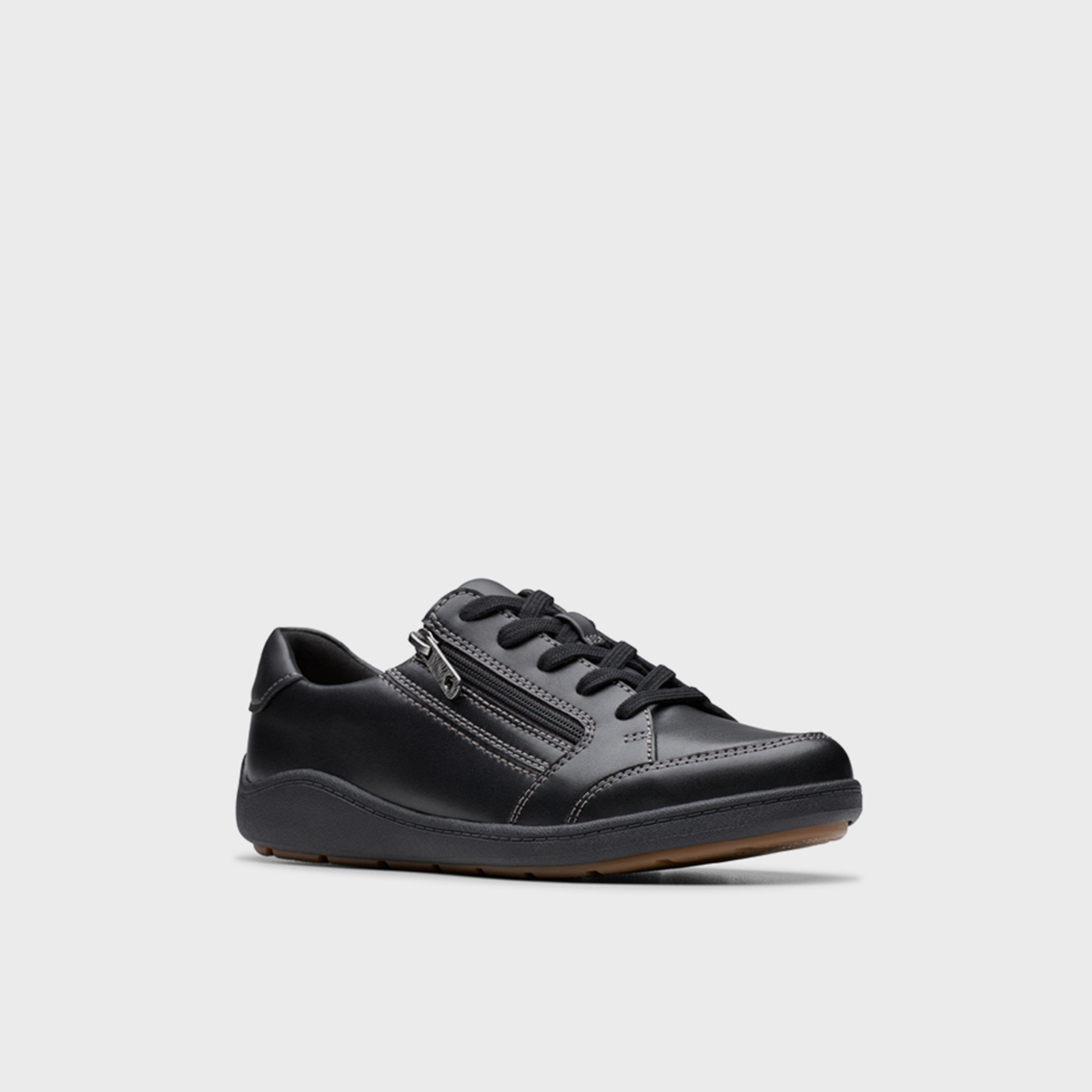 كلاركس - حذاء رياضي جلد نسائي برباط كاحل منخفض | 26184076-women-shoes-sneakers-image-1