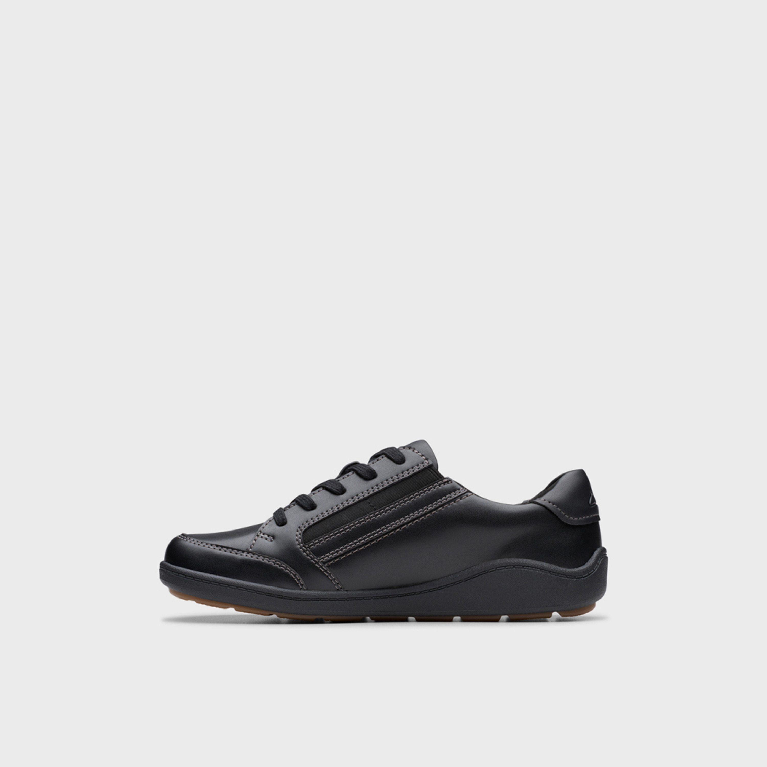 كلاركس - حذاء رياضي جلد نسائي برباط كاحل منخفض | 26184076-women-shoes-sneakers-image-2