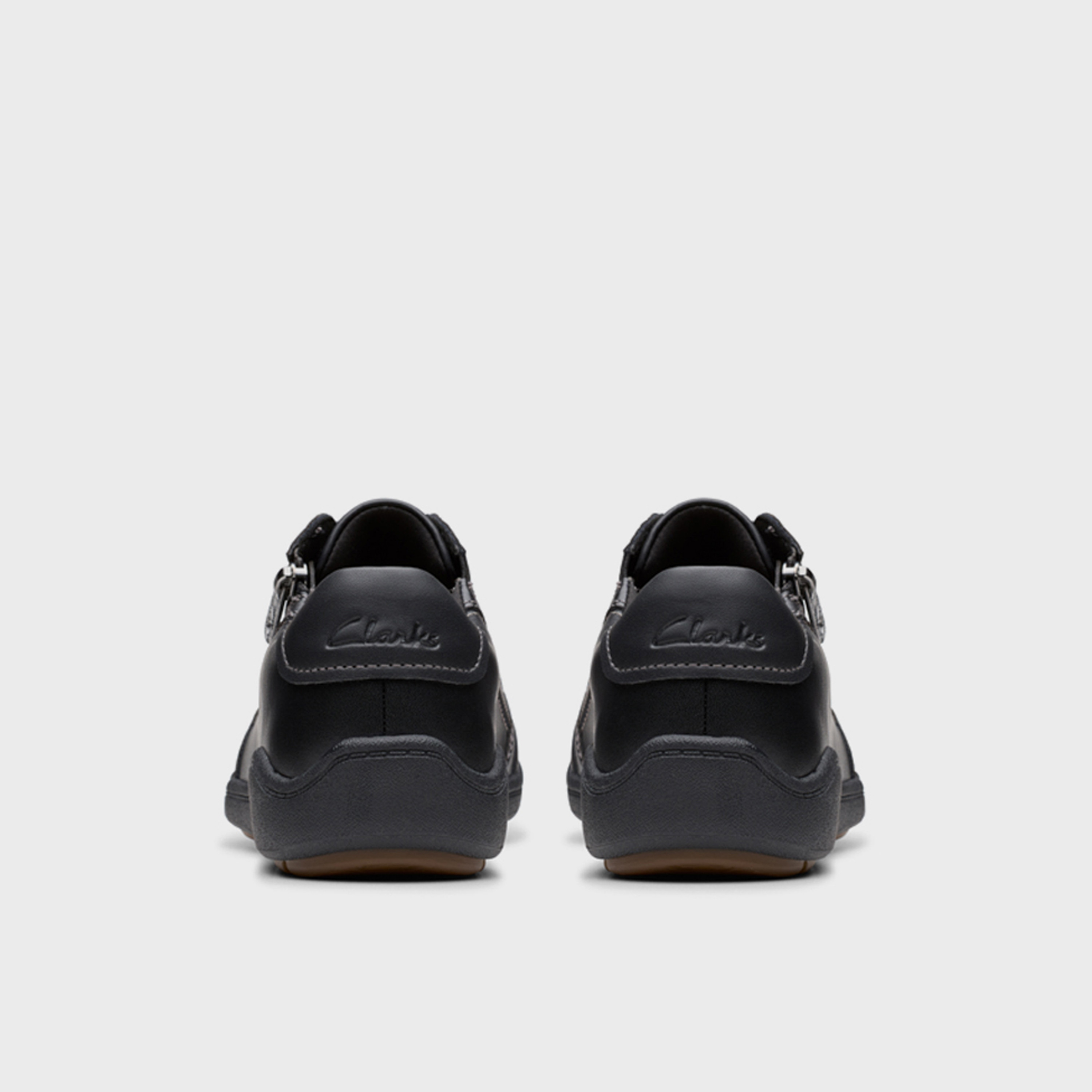 كلاركس - حذاء رياضي جلد نسائي برباط كاحل منخفض | 26184076-women-shoes-sneakers-image-3