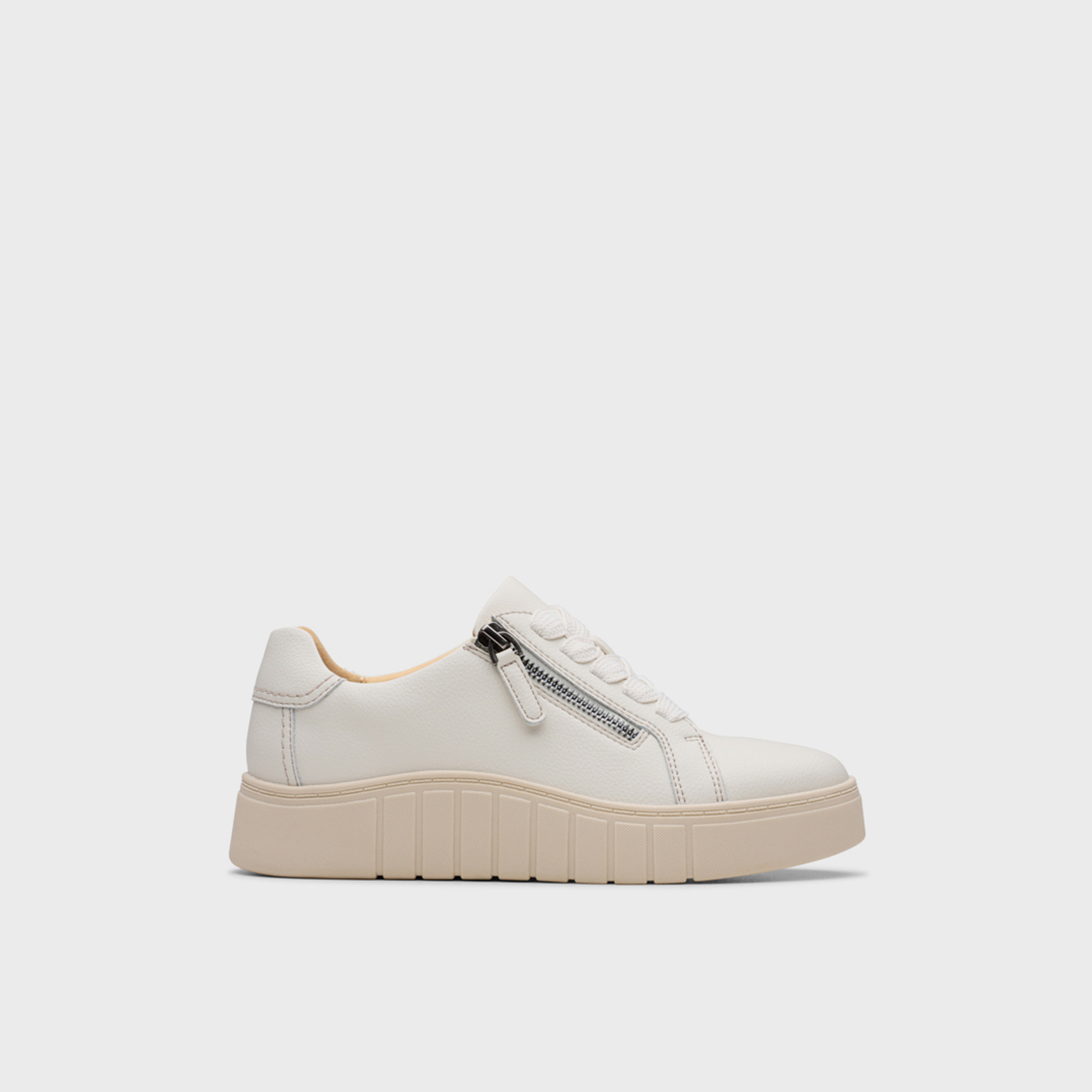 أحذية كلاركس النسائية برباط من طراز Mykah Joy Flatform Mid Cut Sneakers | 26184245-women-shoes-sneakers-image-2