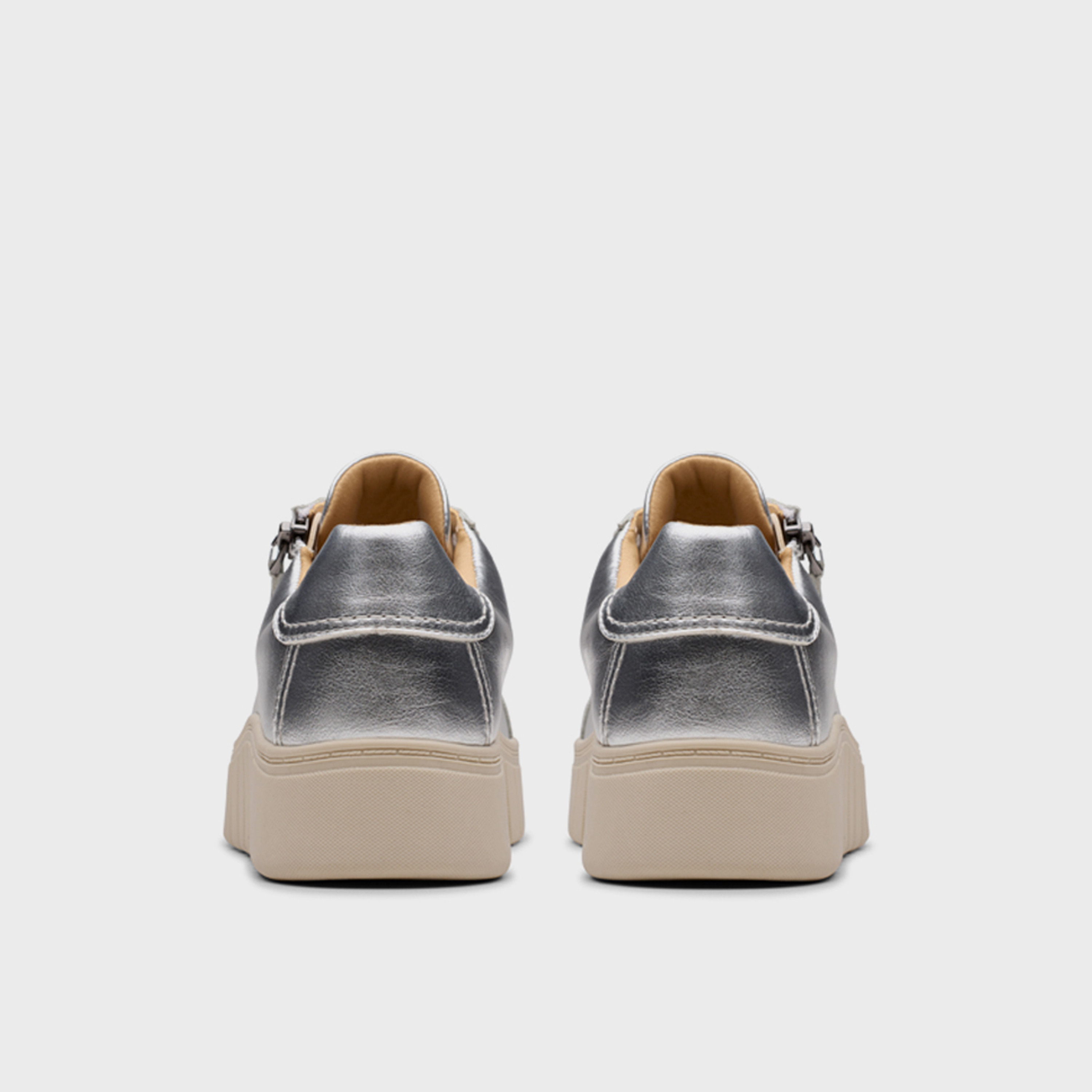 كلاركس - حذاء رياضي جلد نسائي برباط كاحل منخفض | 26184246-women-shoes-sneakers-image-3