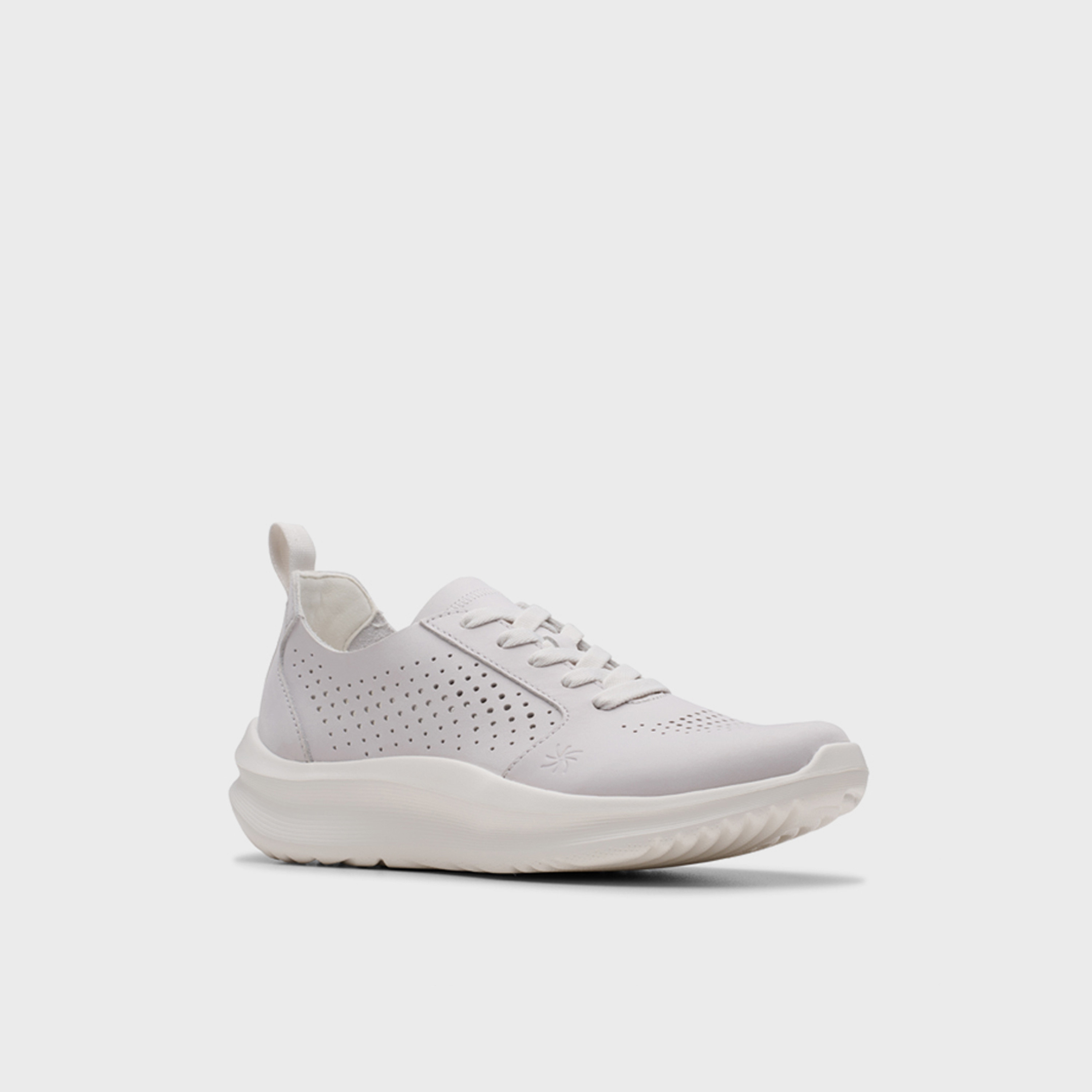كلاركس - حذاء رياضي نسائي جلد النوبوك برباط كاحل منخفض | 26184288-women-shoes-sneakers-image-1