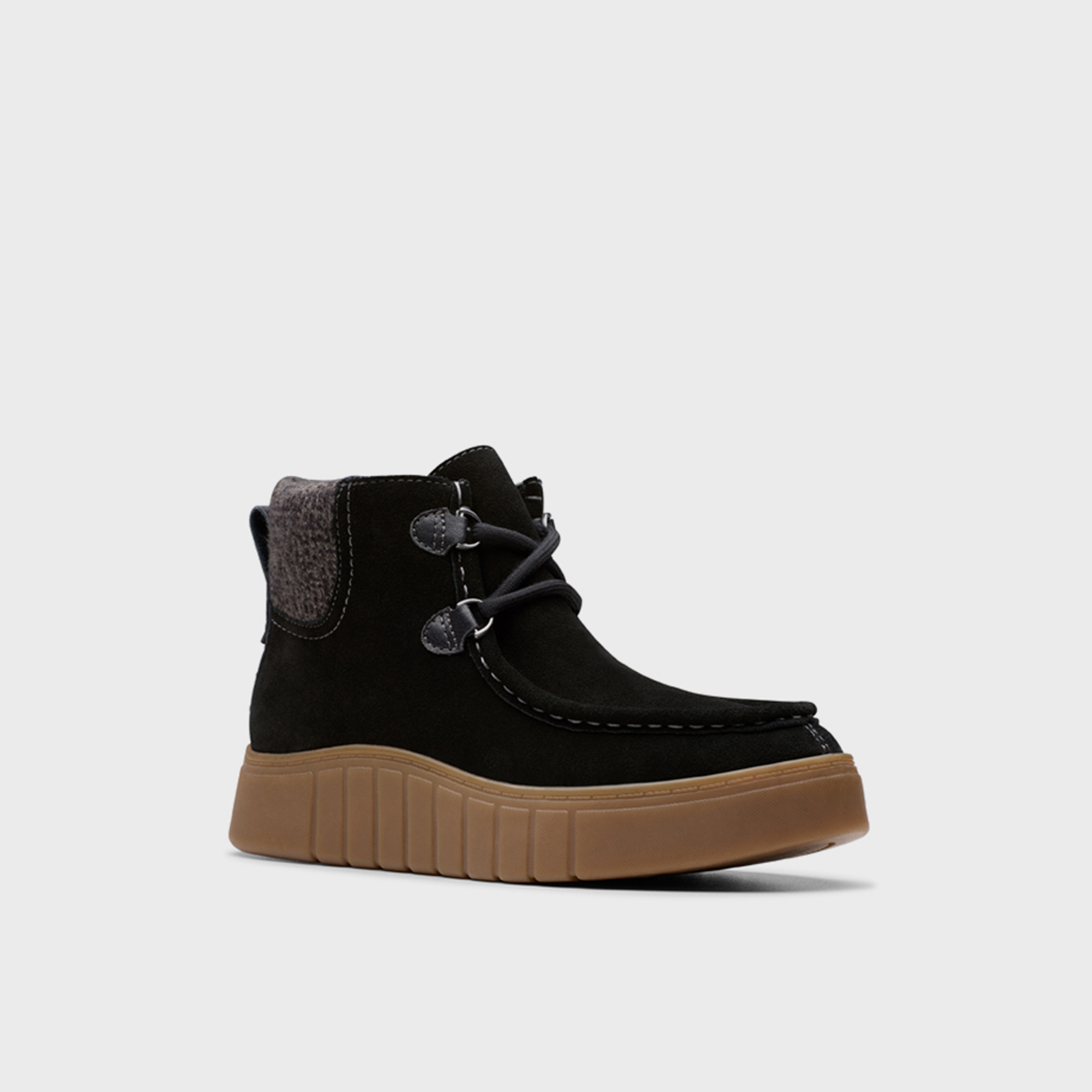 كلاركس - حذاء نسائي جلد مدبوغ برباط | 26184384-women-shoes-boots-image-1